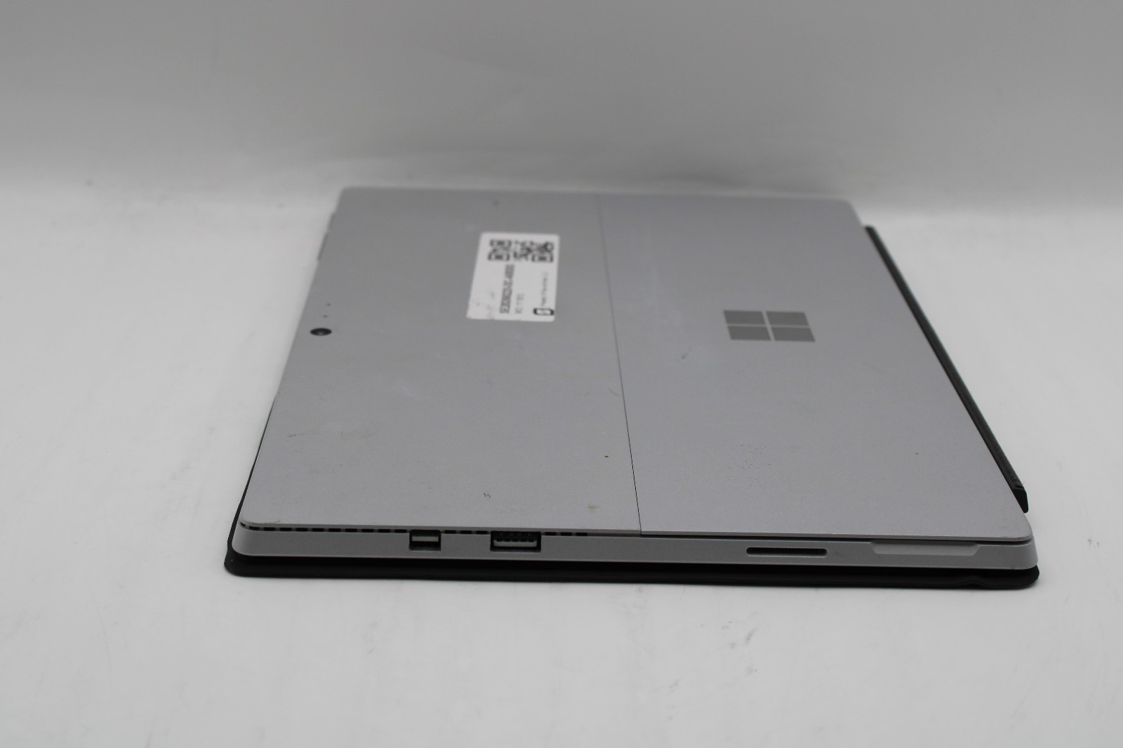 Microsoft Surface Pro 4 1724 @ 2.4 GHz i5-6300U 4GB RAM 128GB SSD No OS