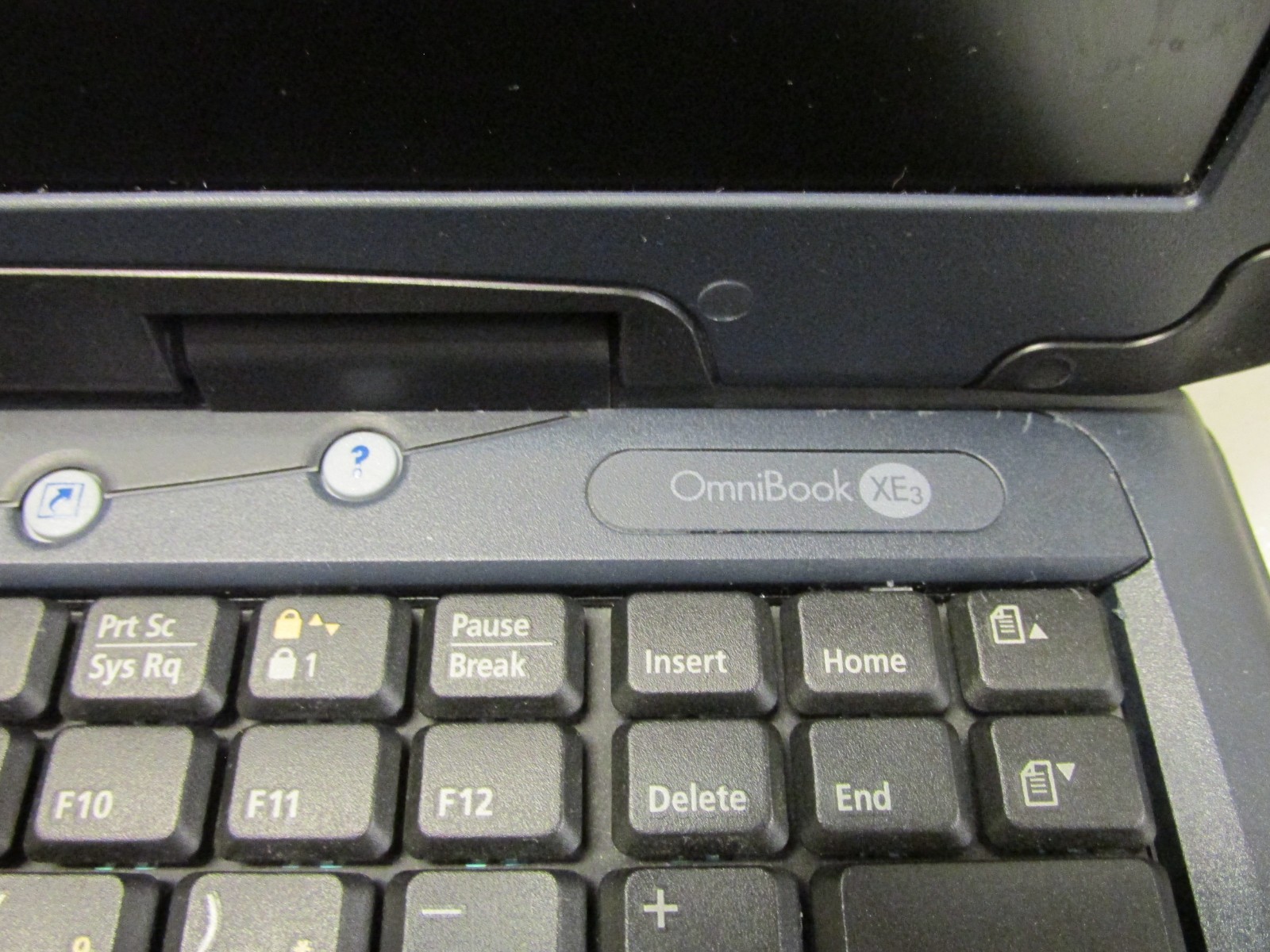 Vintage Hp OmniBookXE3 Laptop- For Parts / Repair