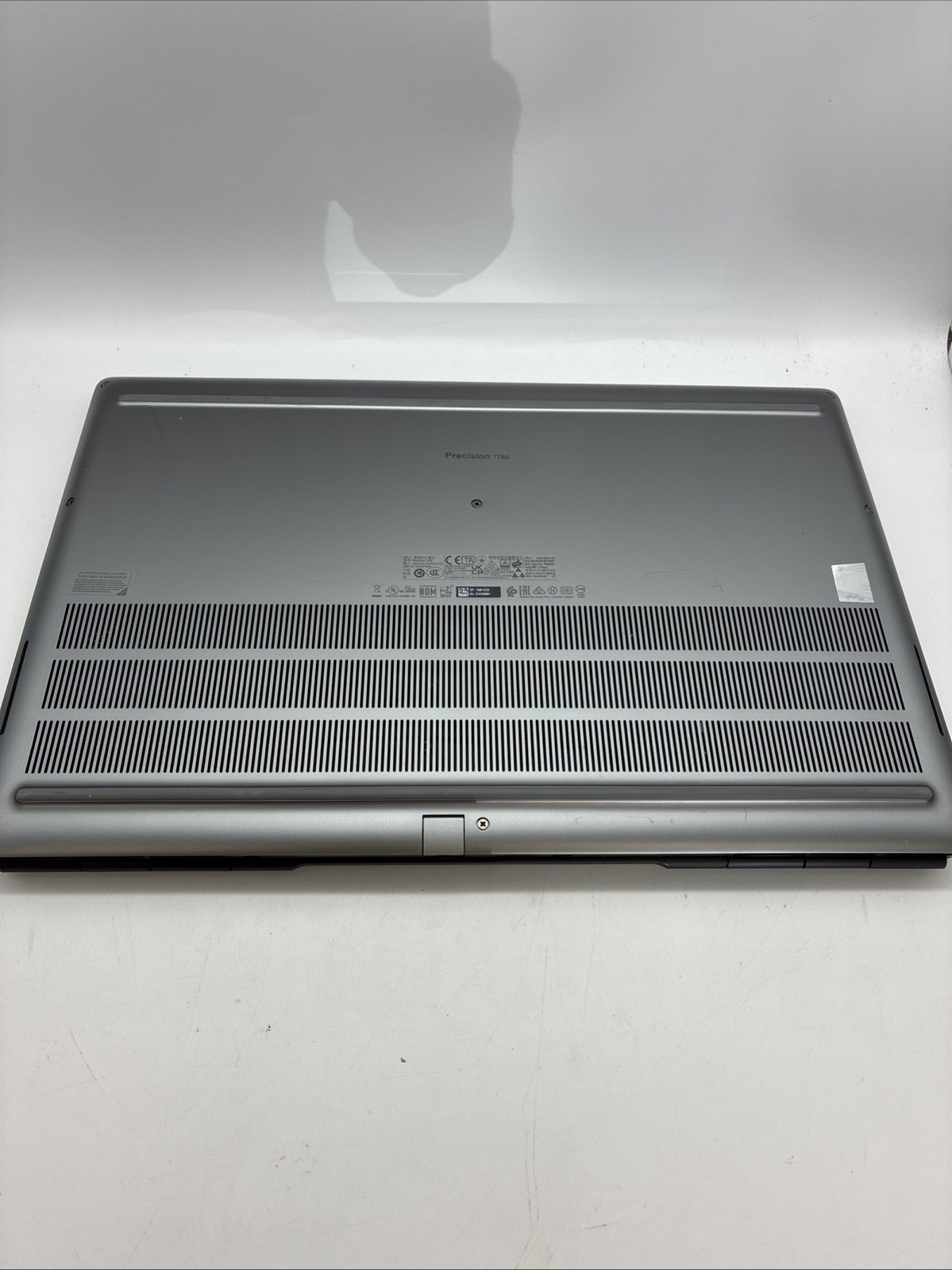Dell Precision 7550 Intel Core i9-10 64GB 512 SSD (LIGHT SCREEN BURN) | L18