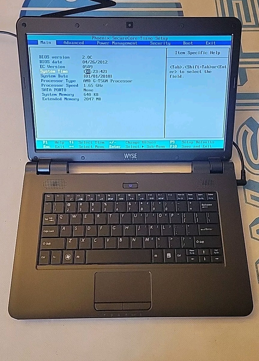 Wyse Xn0m Laptop 14″ AMD G-T56N 1.65 GHz 2GB RAM **No HD OS Batt AC Wi-Fi**