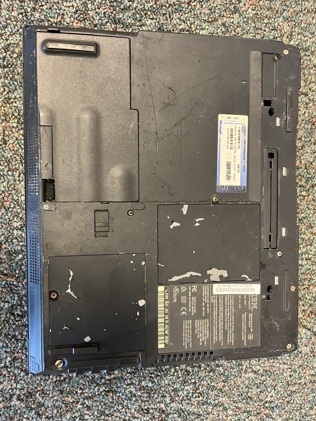 Vintage IBM ThinkPad T20 Series (Type 2647) – Untested – AS-IS for Parts/Repair