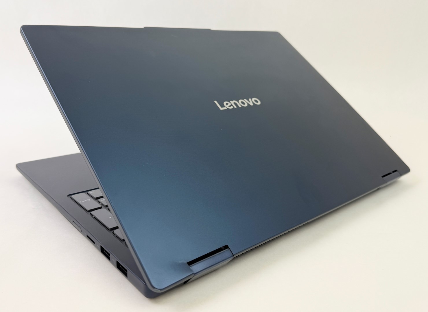 Lenovo Ideapad 5 16AKP10 16″ WUXGA Touch Ryzen AI7 350 16GB 1TB W11H 2in1 -Dents
