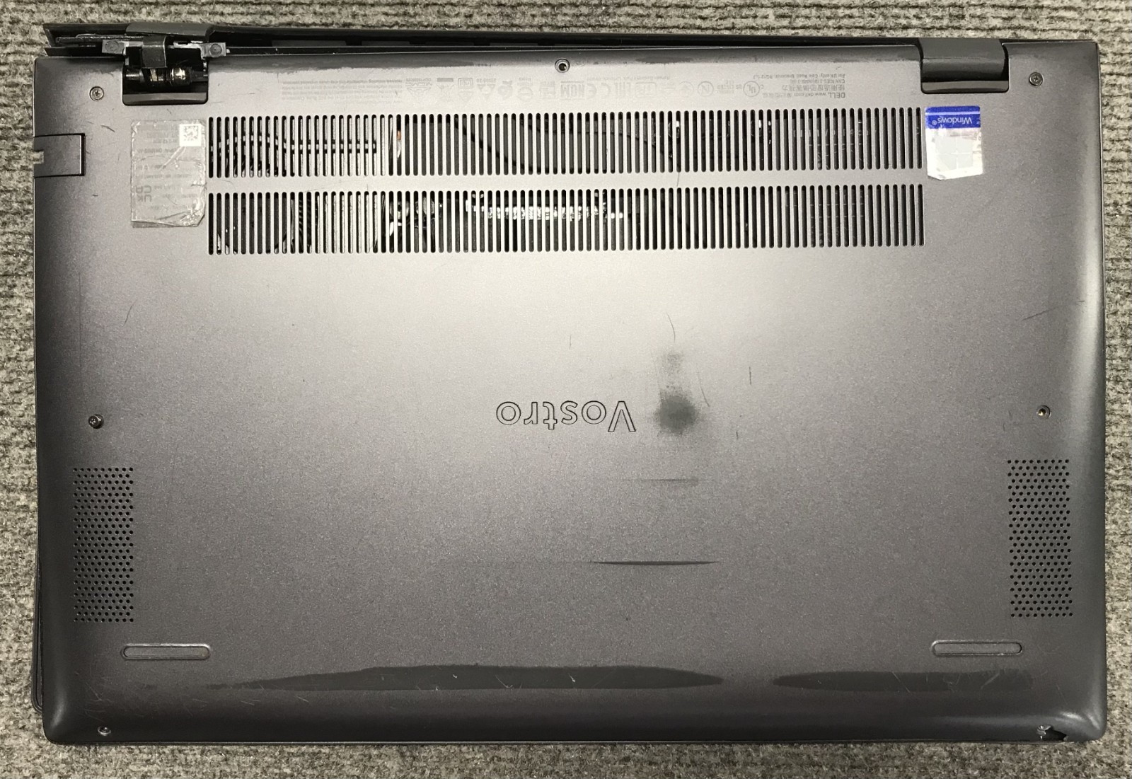 Dell Vostro 5401 14″ Laptop i7-1065G7, No RAM/Storage, Boots to BIOS