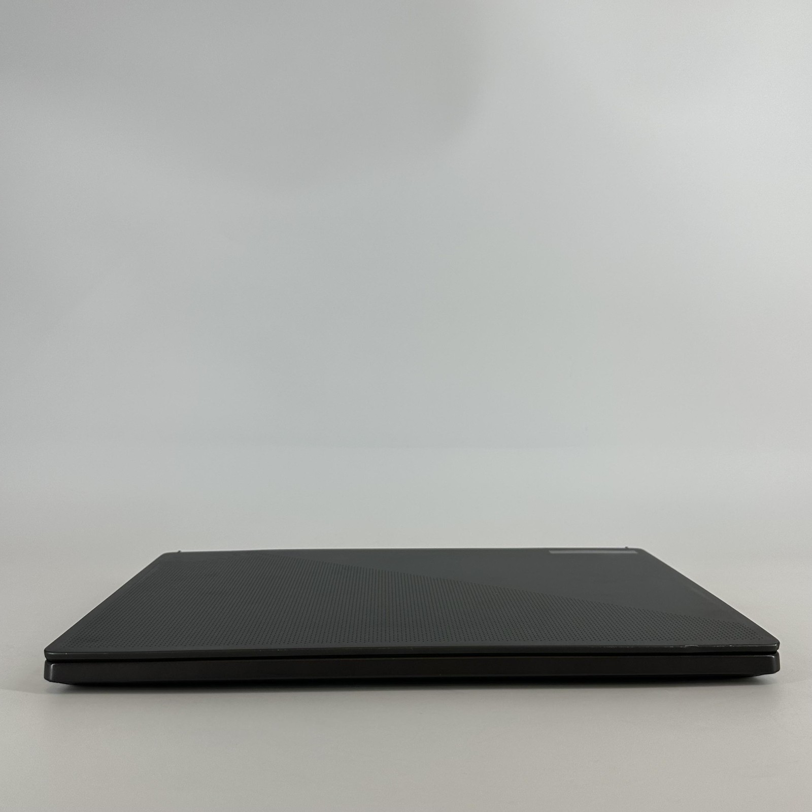 Asus ROG Zephyrus G16 GU603 16 240Hz QHD+ 2.6GHz i9-13900H 16GB 1TB/1TB RTX 4060