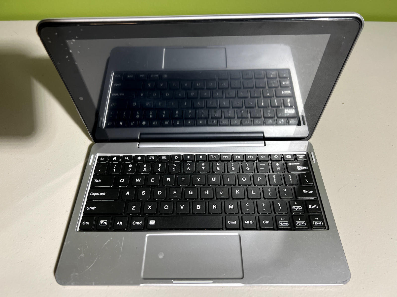 RCA Cambio W101SA23 Silver Tablet/Laptop For Parts only!