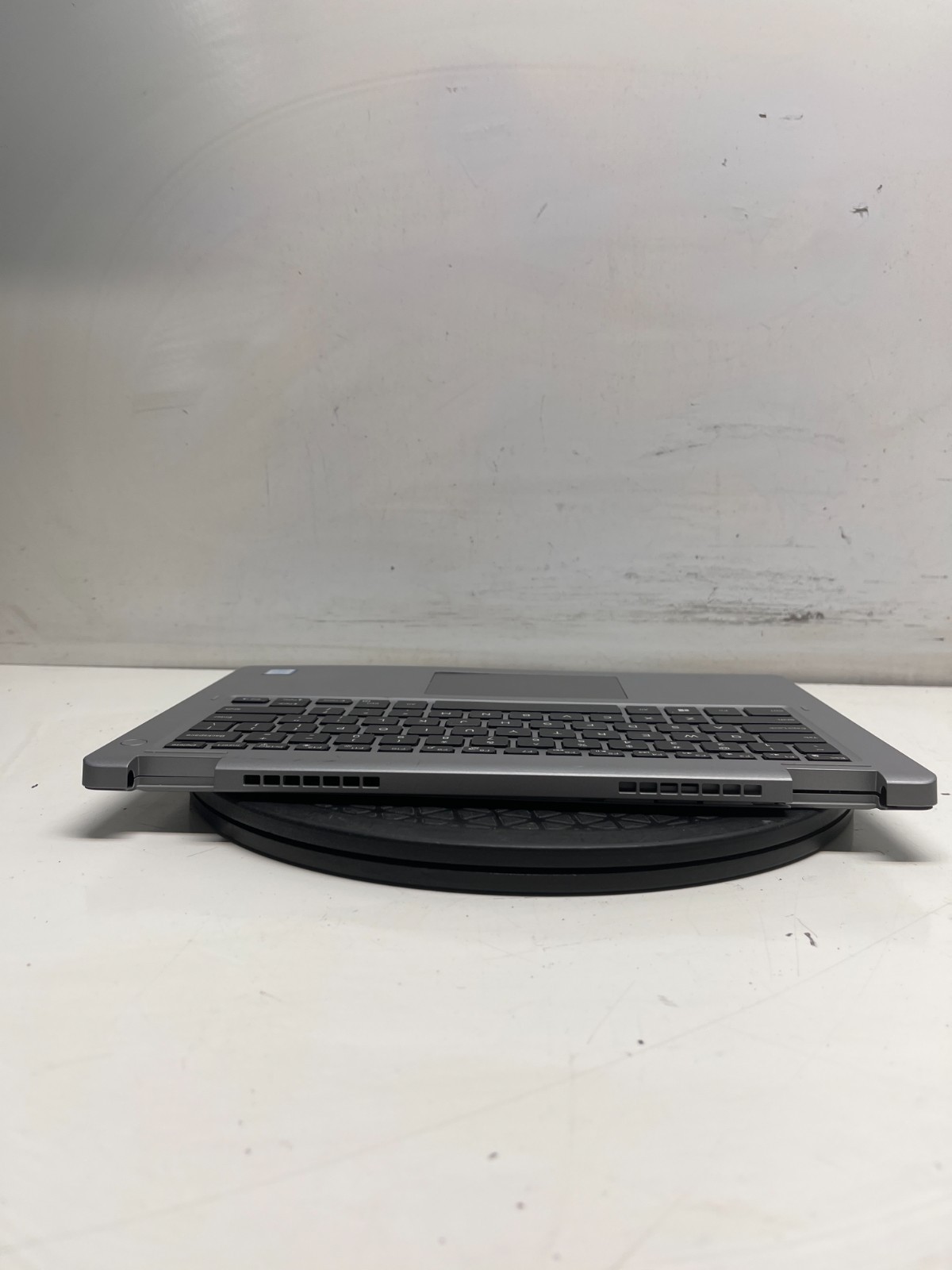 Latitude 3310 2-in-1 BASE ONLY – Intel Core i5-8550U NO RAM NO HDD NO BAT PARTS