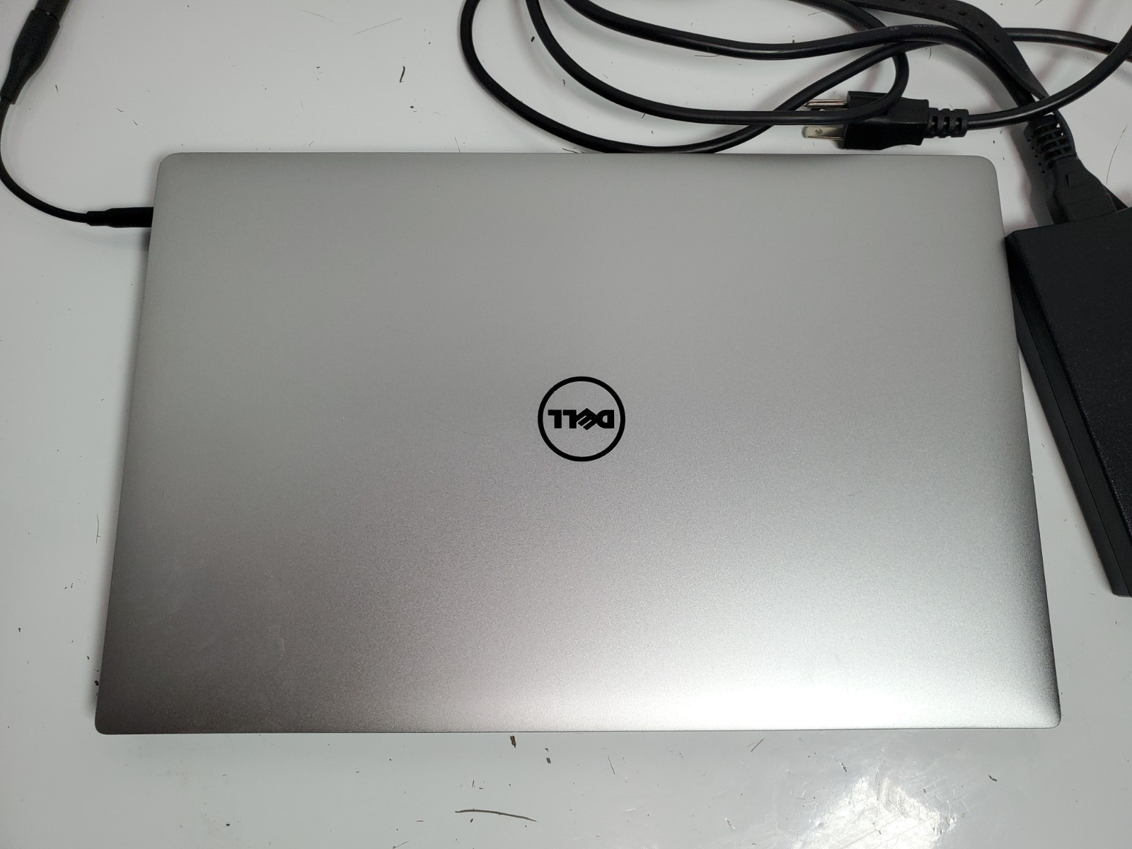 Dell XPS 15 9550 i7-6700HQ 16GB RAM 512GB SSD GTX 960M Win10 – BAD Battery -READ