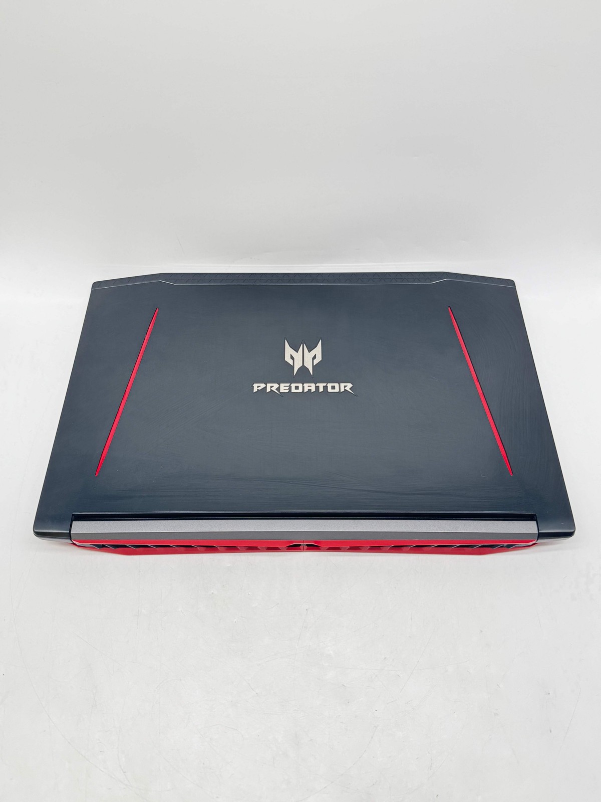 Acer Predator Helios 300 G3-571 15.6″ i7-7700HQ 16GB RAM 256GB SSD Used