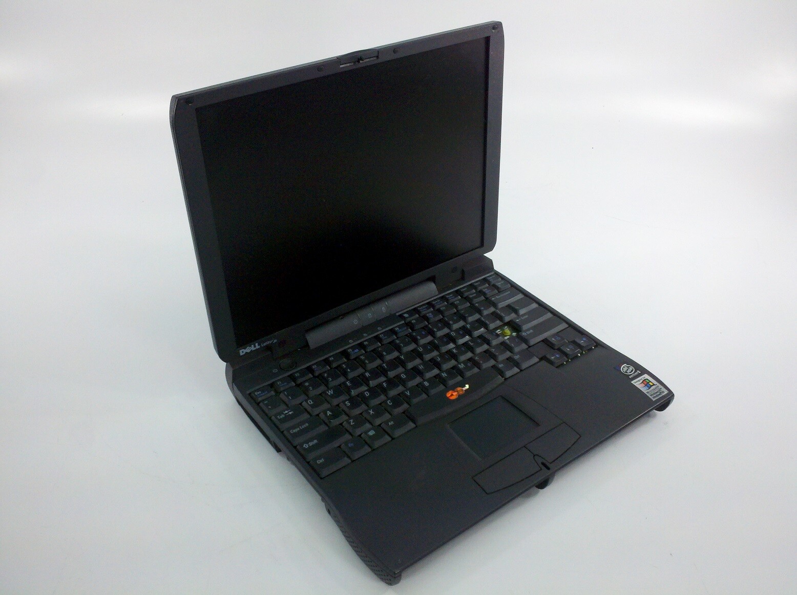 Dell 9321C PII 266MHz Laptop – Latitude CPi D266XT – Missing Parts + Damage