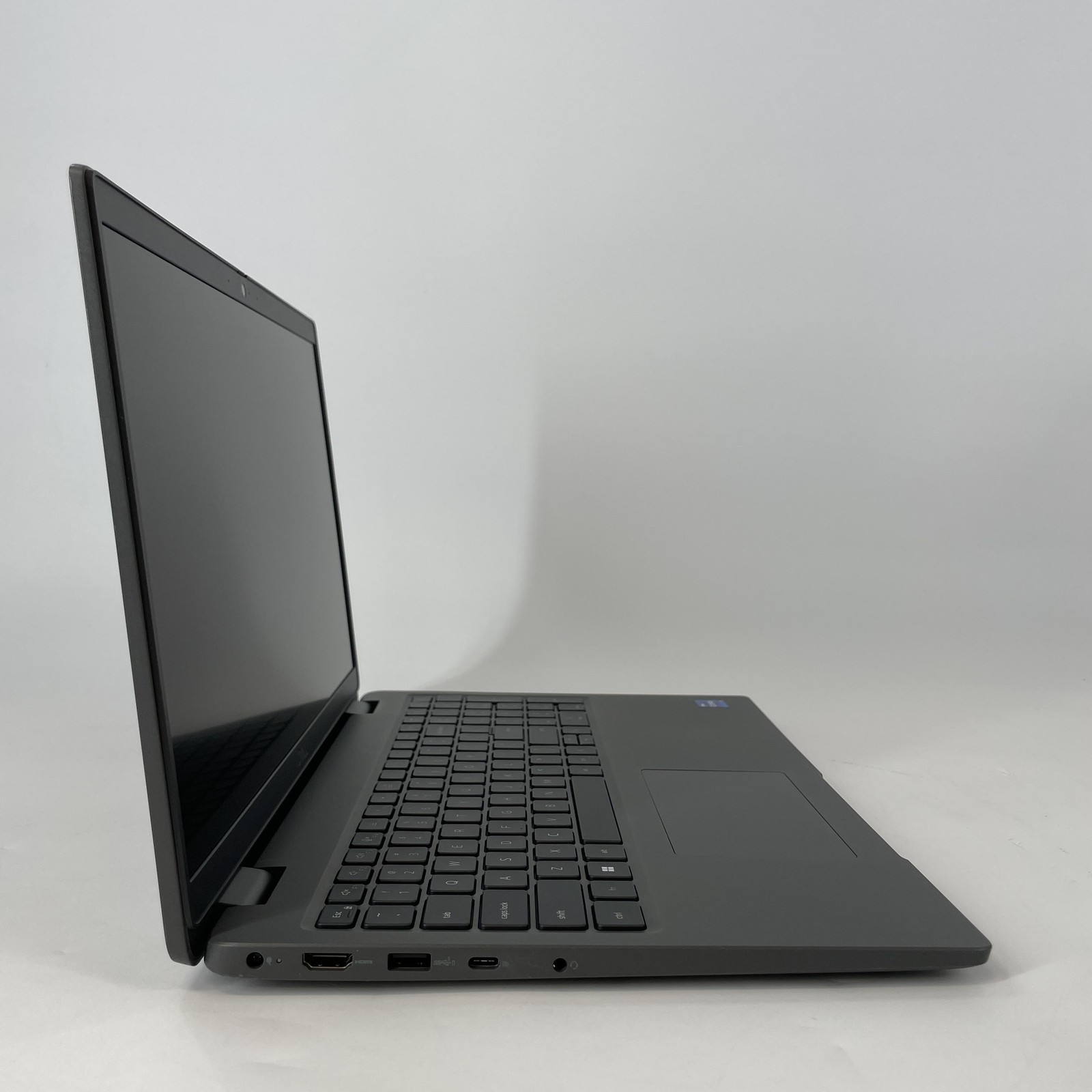 Dell Latitude 3540 15.6 Gray FHD 1.7 GHz i7-1355U 16GB 256GB SSD Very Good