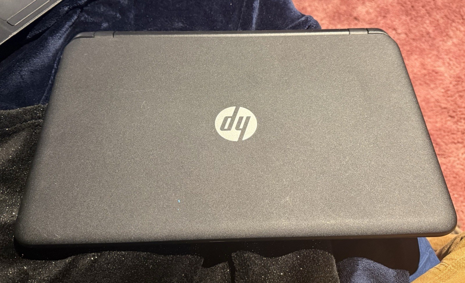 HP 15 Notebook 15.6in AMD A8 2.20GHz 4GB Radeon R5 Windows Wi-Fi Webcam