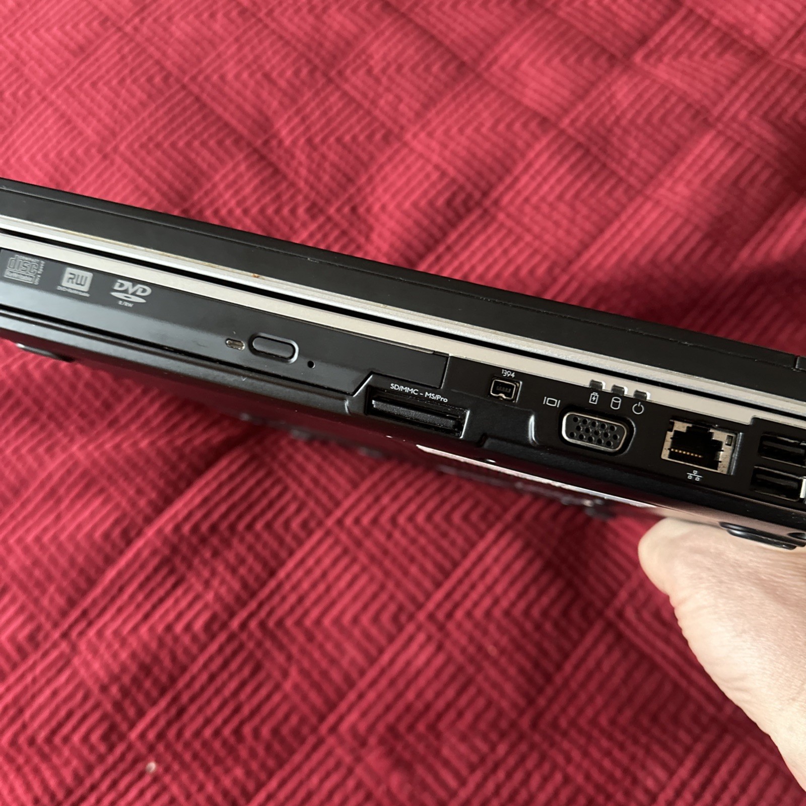 dell inspiron 1720 laptop 320 /2GB Linux Mint OS 21.3. Works. READ.