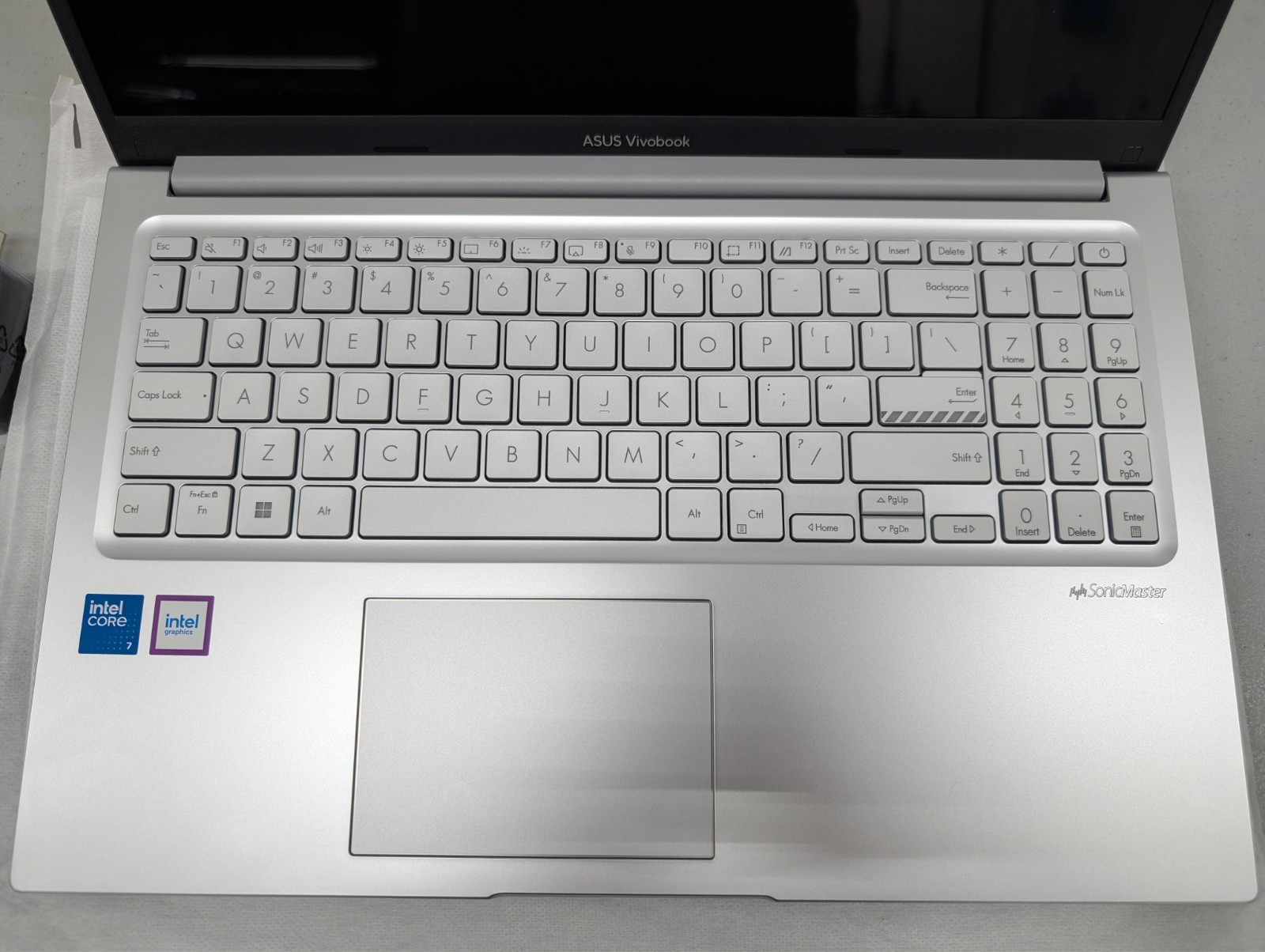 15.6″ ASUS Vivobook F1504VAP-IH79T | Intel Core 7 | 16GB RAM | 1TB SSD
