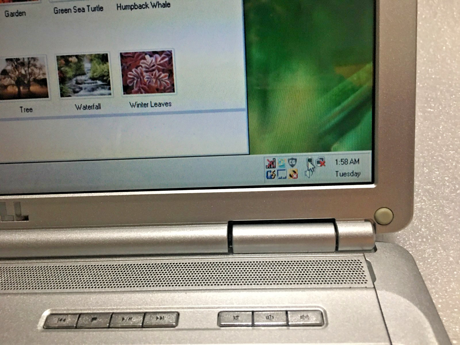 Dell Inspiron 1420 14″ Laptop Intel Core 2 Duo 1014MB Intel (R) Cote (TM) 2 DUO