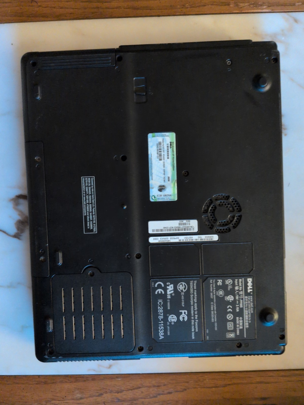 Dell Inspiron 1000 PC Laptop Netbook Intel Celeron Windows XP Black
