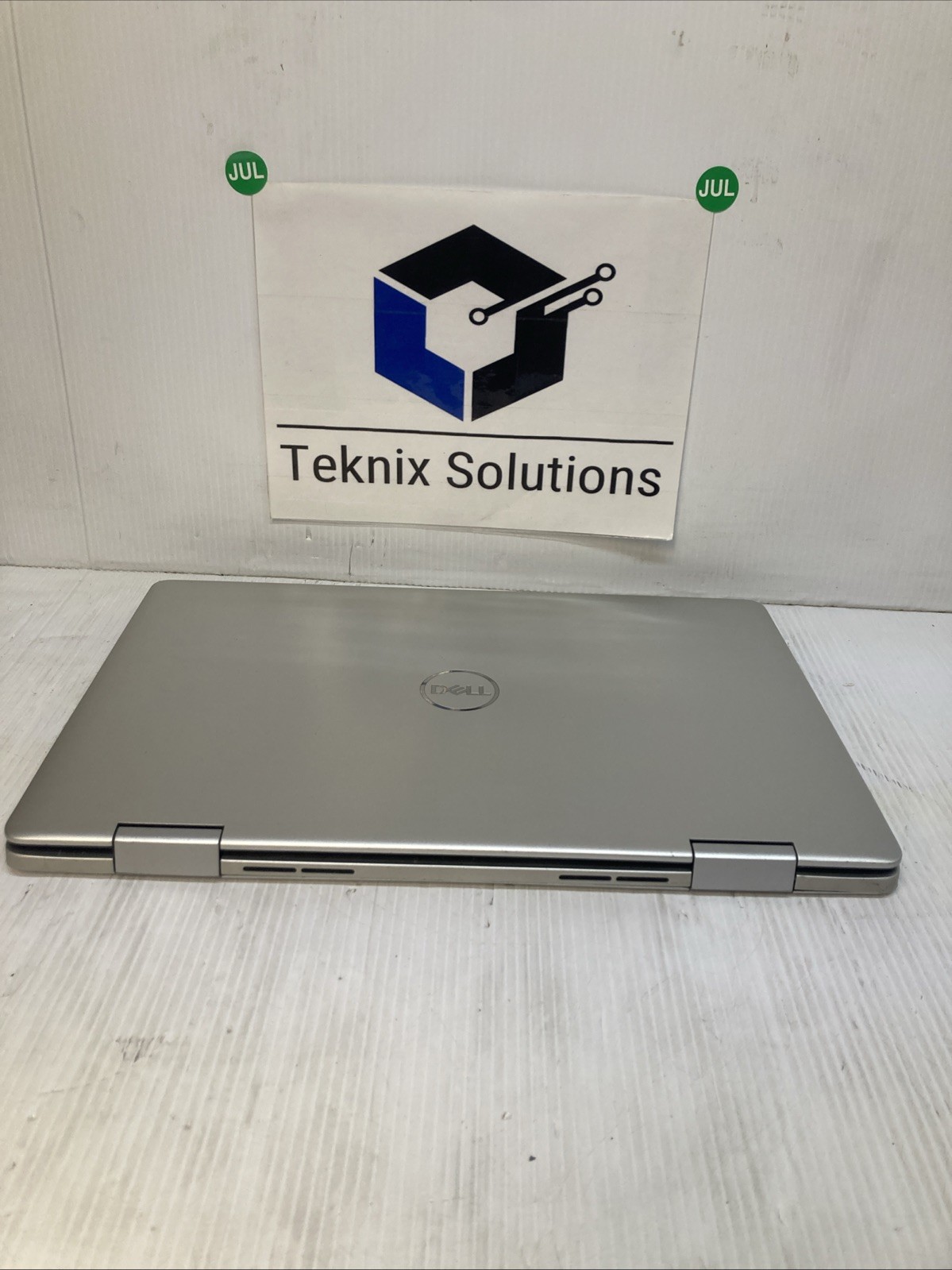 Dell Inspiron 7786 Intel Core i7-8565U 4GB Ram NO HDD Boot to BIOS