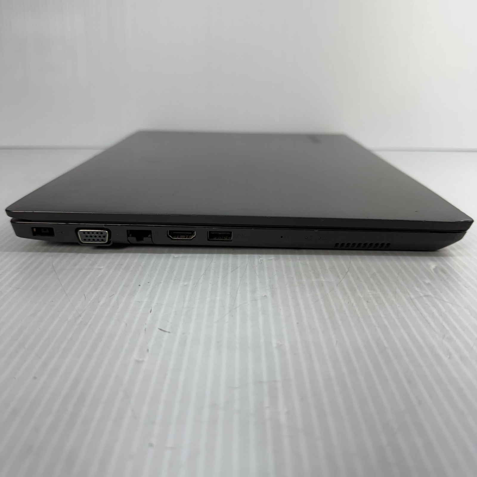 Lenovo V330-14ARR Ryzen 5 14″ Windows 11 Pro Laptop 128GB SSD 12GB *WEAR*