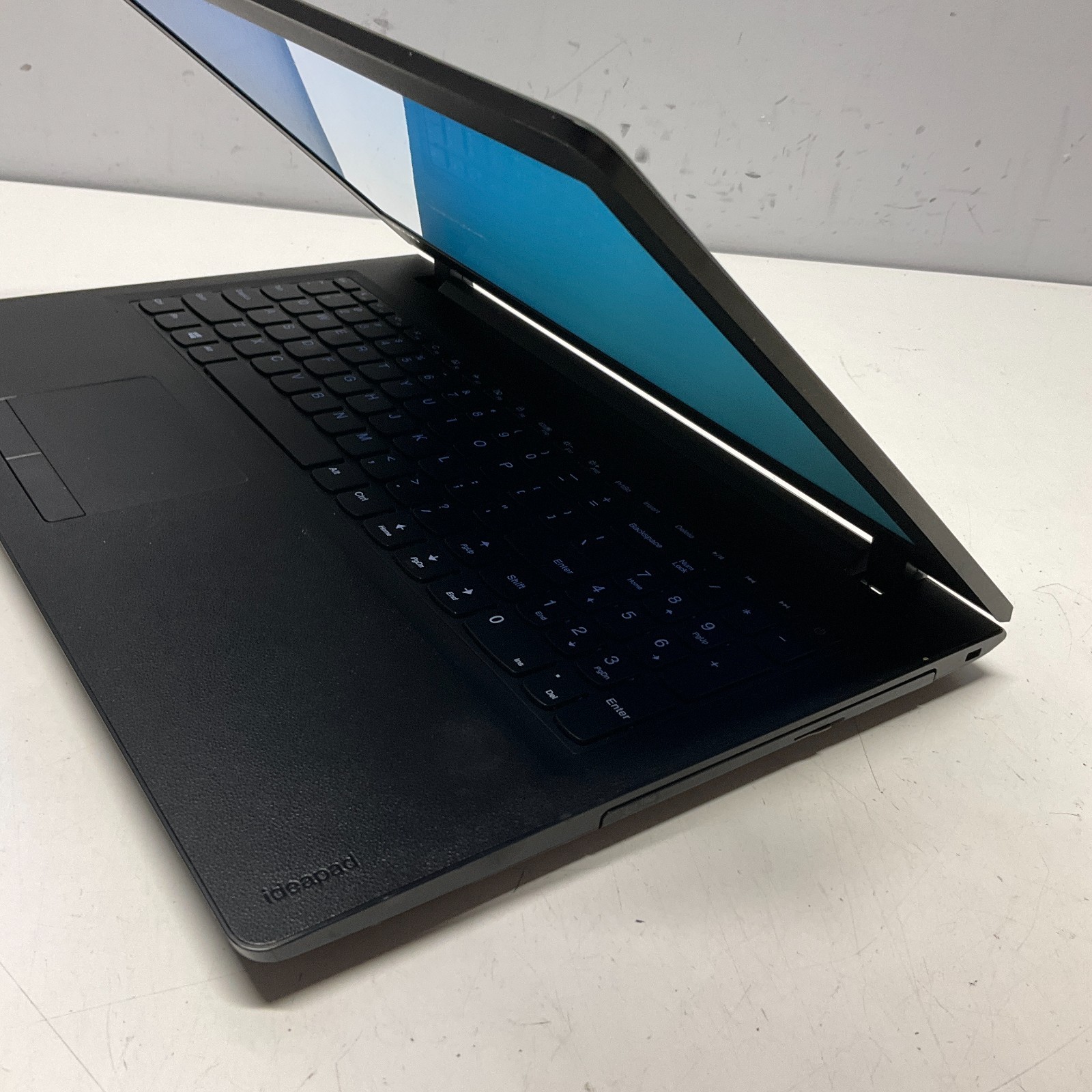 Lenovo IdeaPad 110-15ISK 80UD Quad i3-6100U 2.30GHz 6GB 1TB HDD Windows 10 Pro