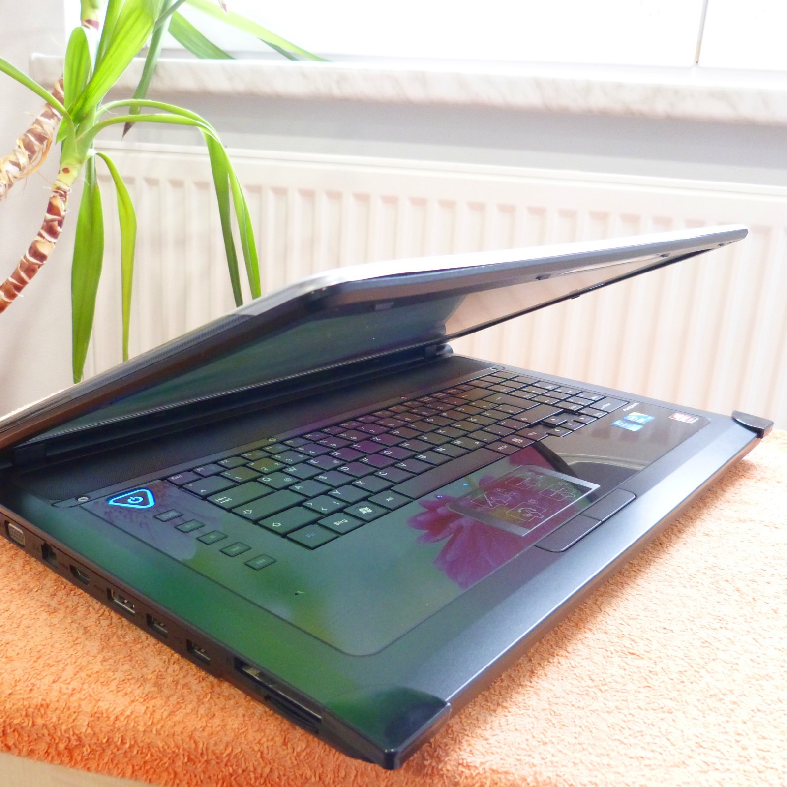 Medion P8614 XXL Cinema MONSTER 18″ L 1TB HDD SSD Windows 11 l 8GB RAM NEW HDMI