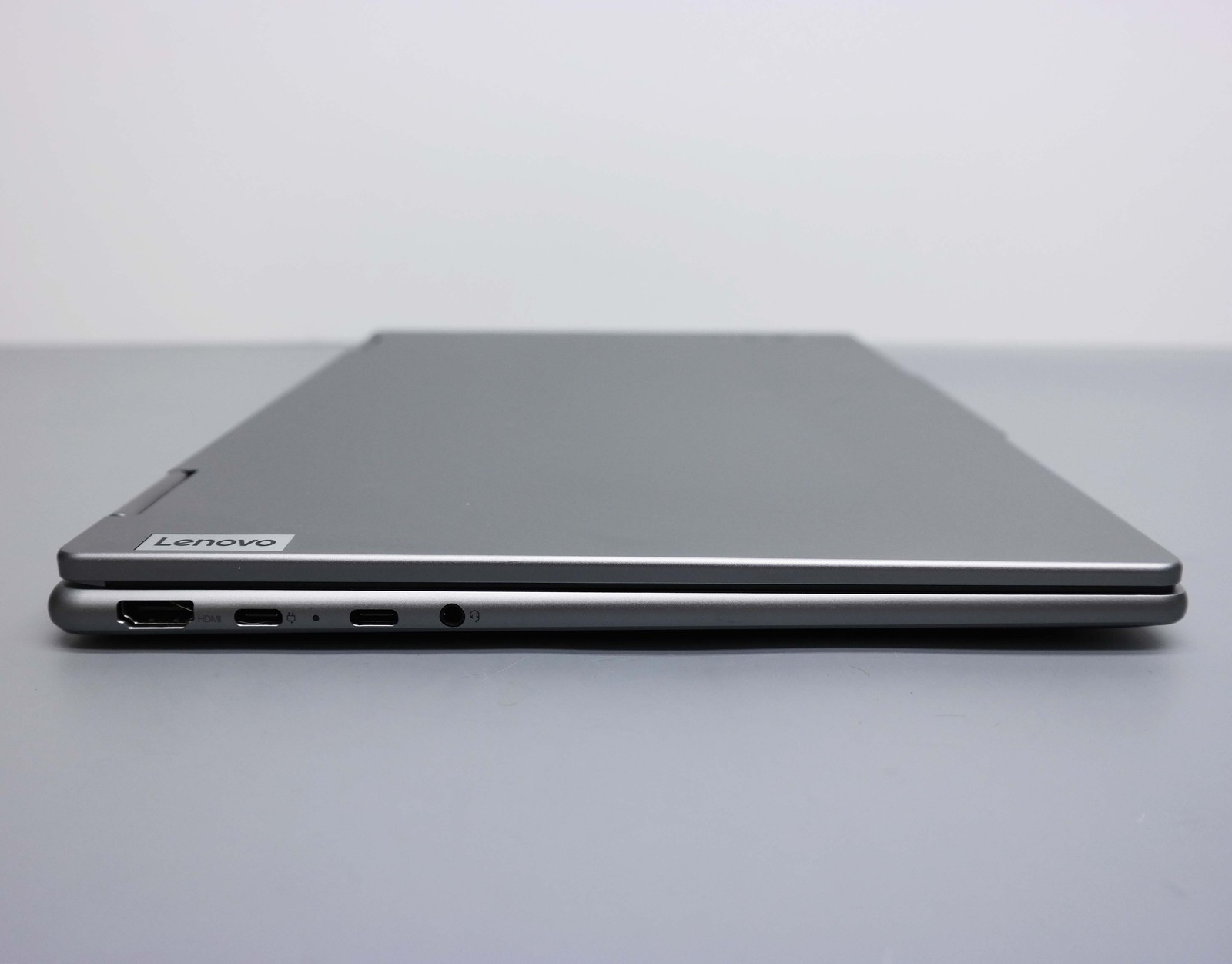 Lenovo Yoga 7 14″ AMD Ryzen 5 8640HS 8GB 512GB SSD