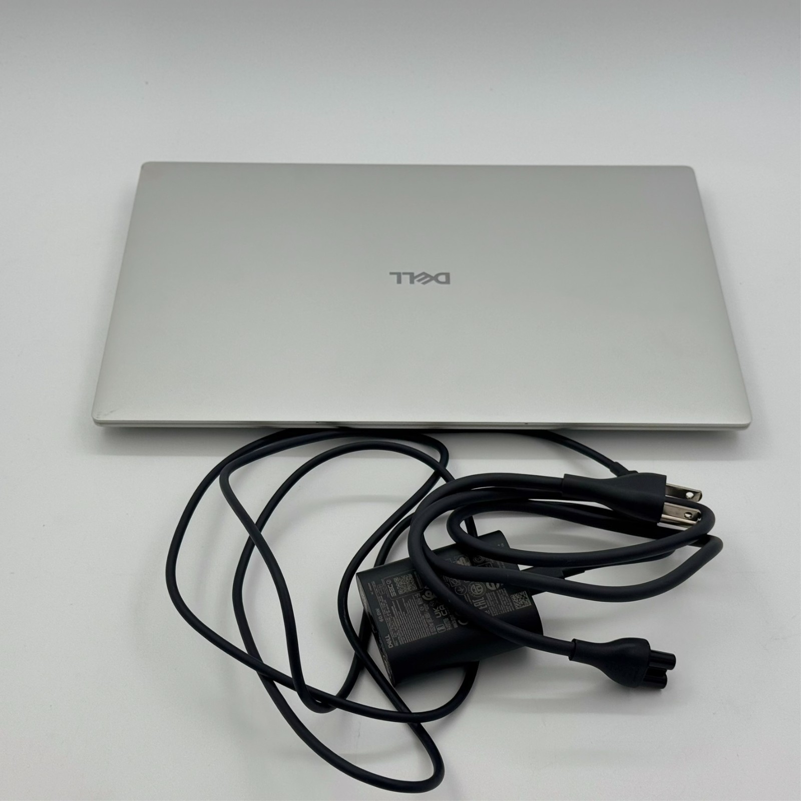 Dell Premium 14.5″ 3.2K OLED Touch Laptop Intel Ultra 7 255H 32GB 1TB SSD