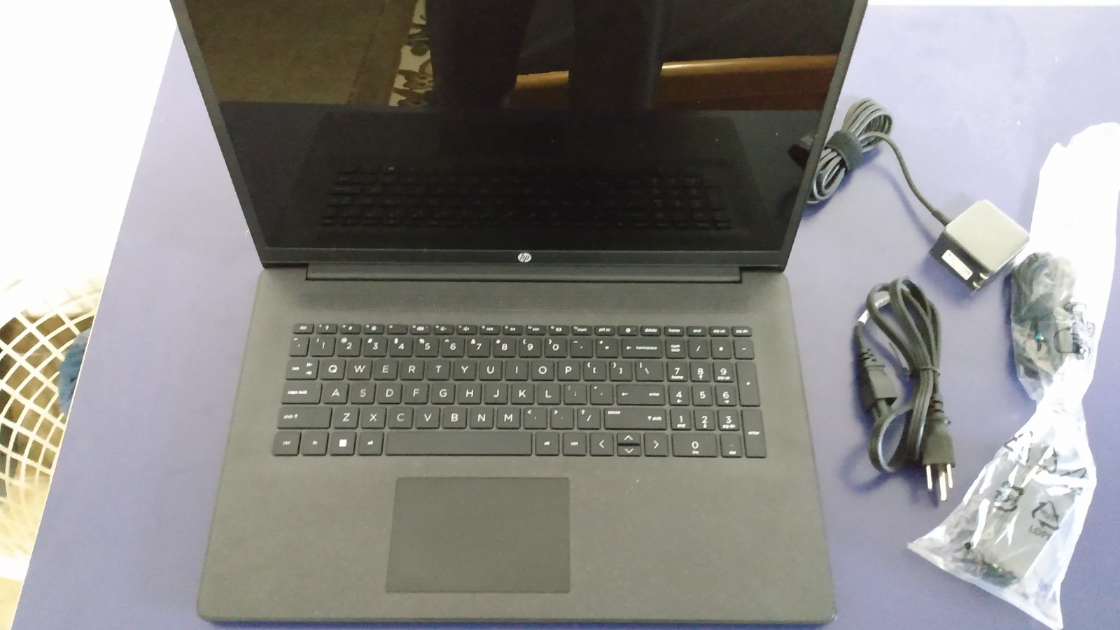 HP Laptop 17t-cn300, Intel Core i5-1334U, 16 GB RAM, 256 GB, Extras