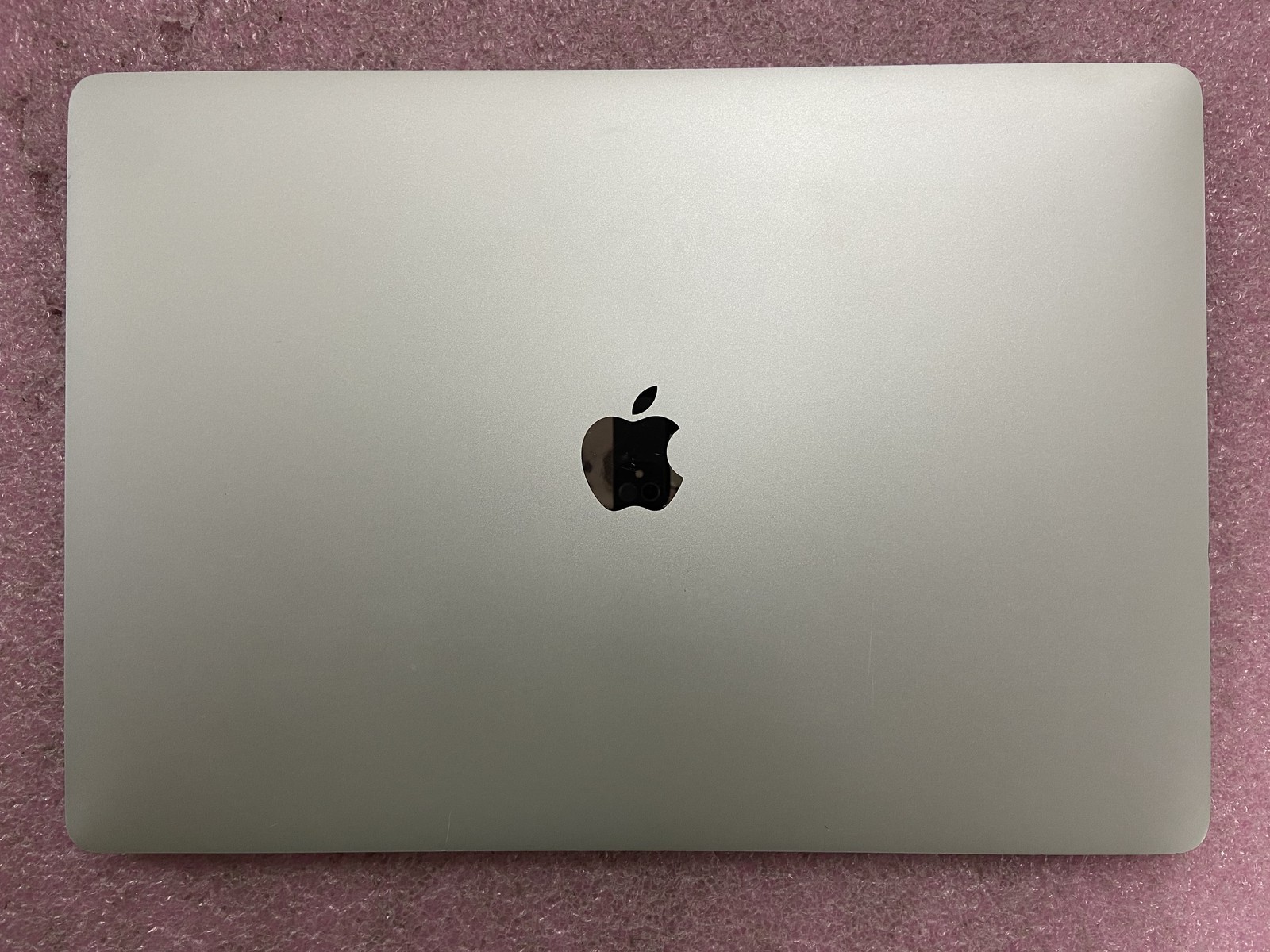 Apple MacBook Pro 2019 A1990 15.4″ i7-9750H 32GB RAM 512GB SSD *Read* – CLP43A
