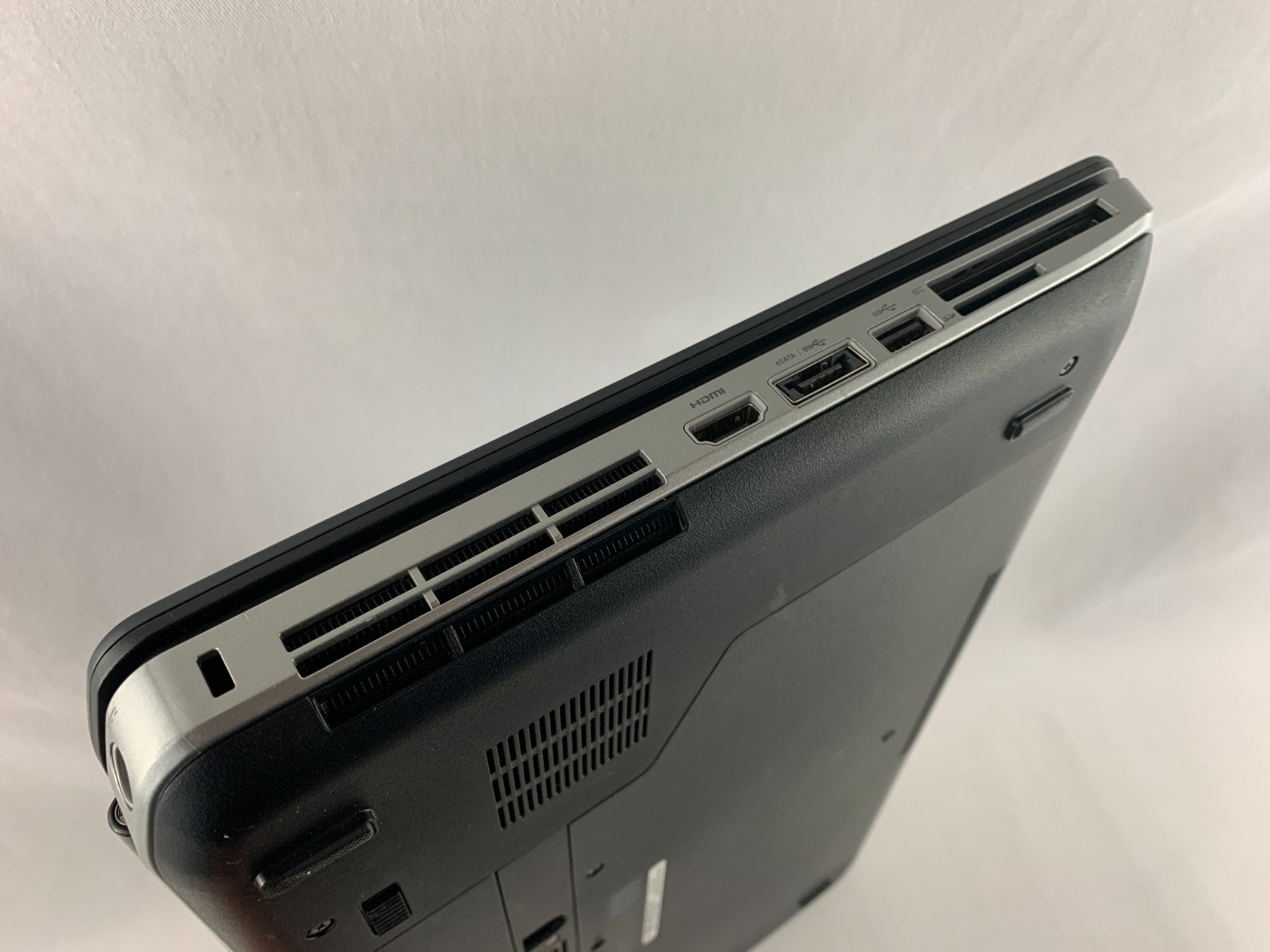 Dell Latitude E5530 Laptop For Parts/Repairs, No HDD/ OS Has Caddy, Screen Issue