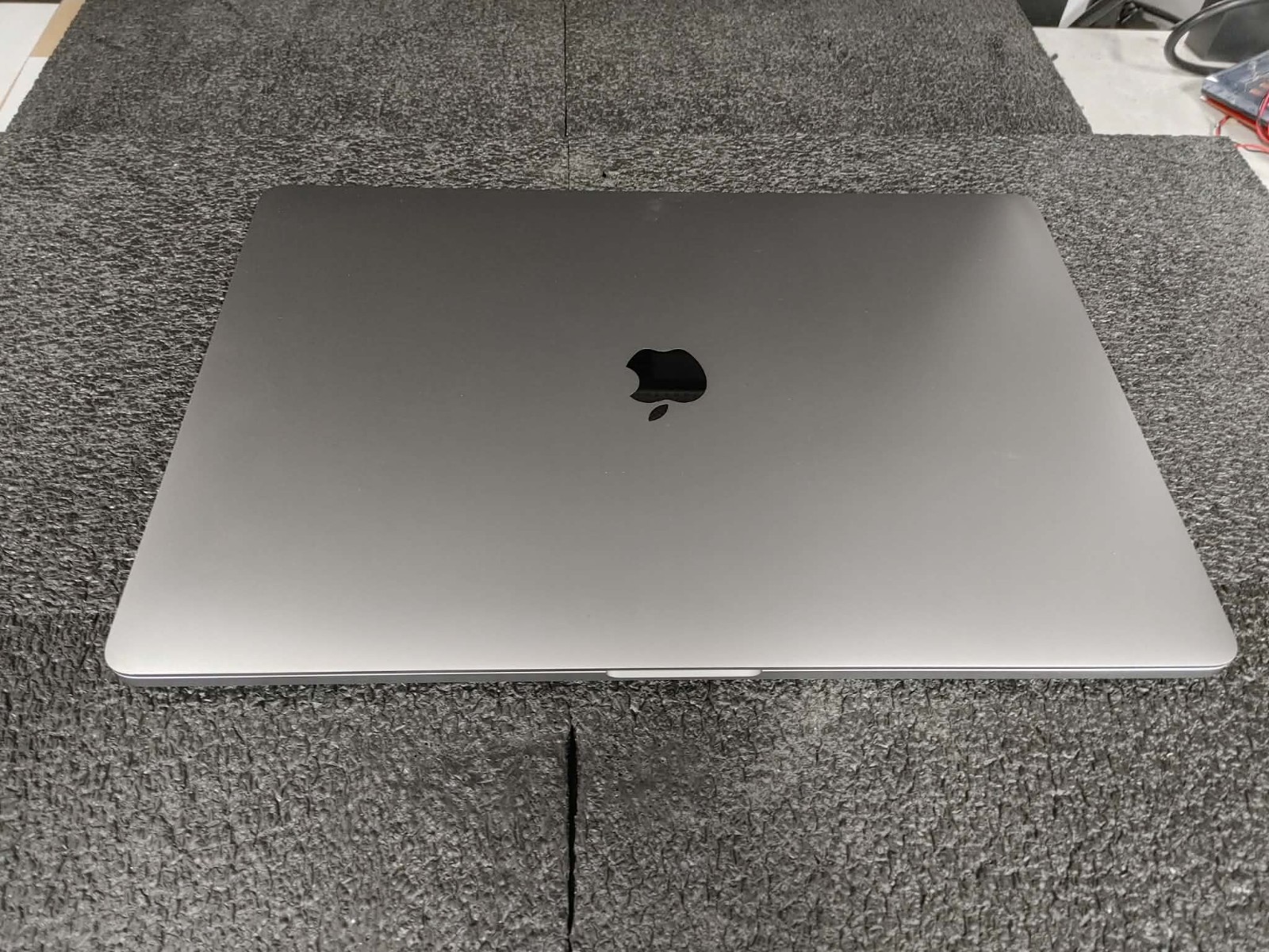 Apple A2141 16inch Intel i7-9750H 2.60GHz 16GB DDR4 500GB Intel UHD Graphics 630
