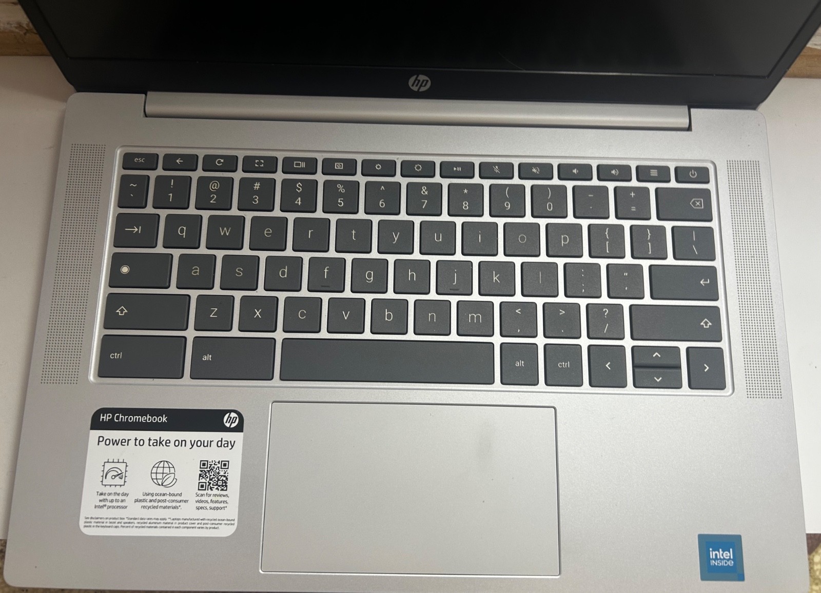hp Chromebook 14a-nf0131wm, slightly used, silver, good condition