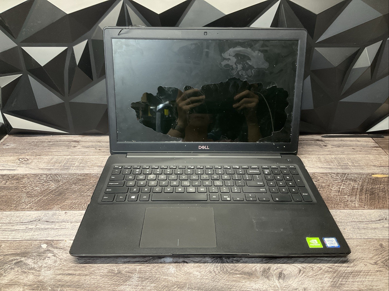 Latitude 3500 / i7 8th / No RAM Laptop Notebook PC / B9N