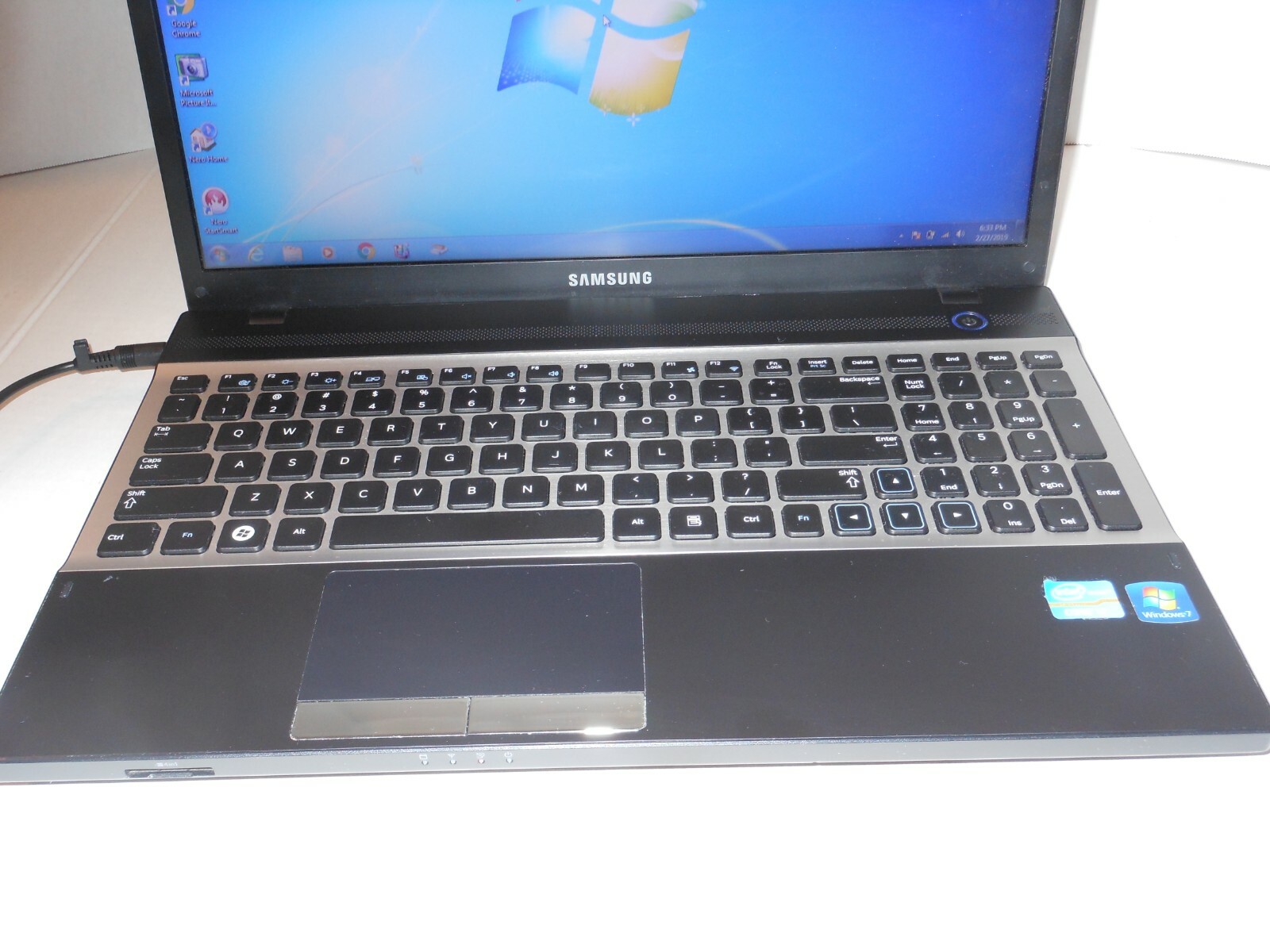 SAMSUNG NP3000V5A-A0BUS 15.6″ WEBCAM COREi7-2670QM@2.2GHz 4GB RAM 500GB HDD WIN7
