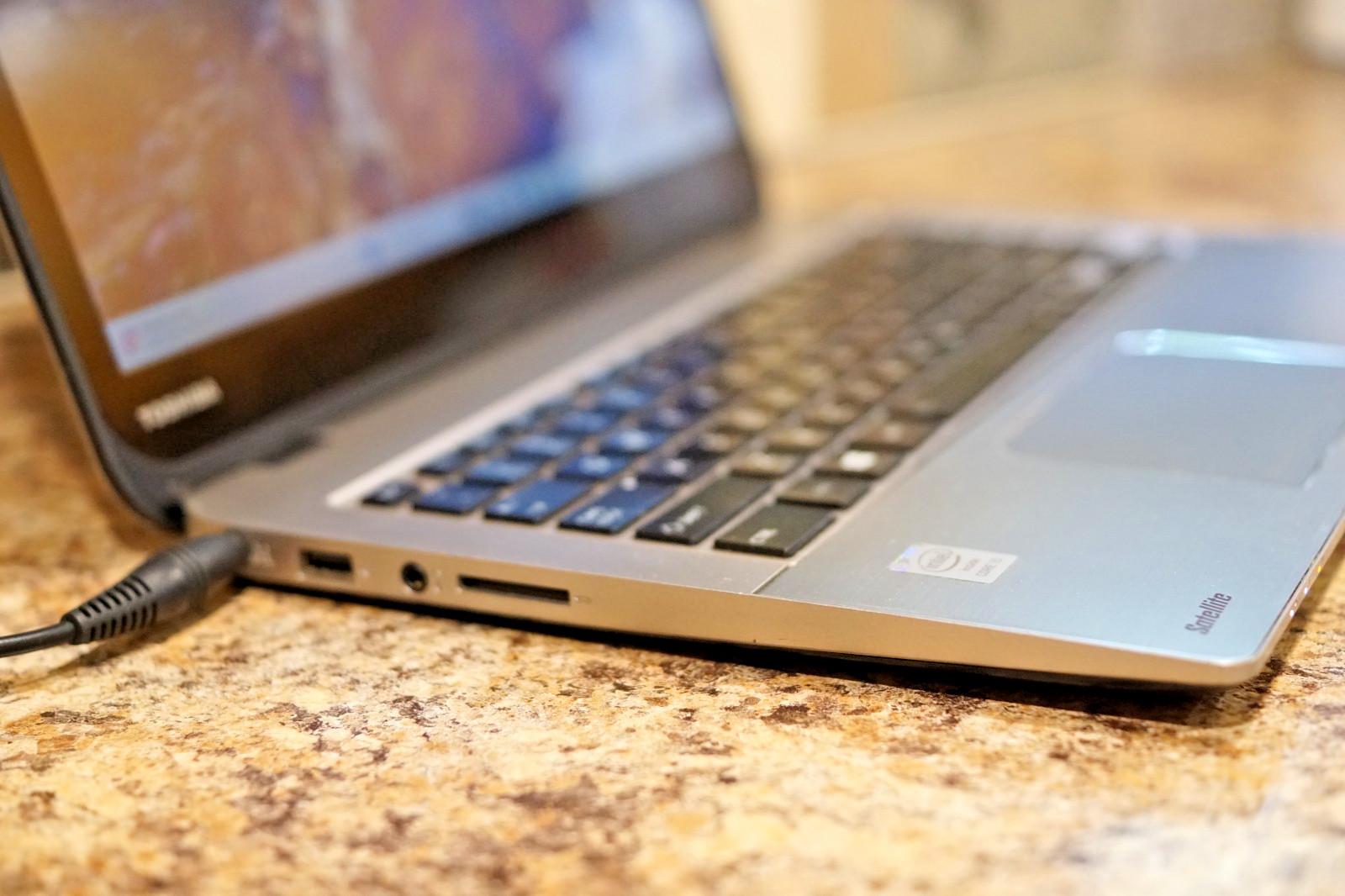 Active 25H2 WIN11 Home Touchscreen Toshiba E45t @2.30GHz,8GB RAM,750GB HDD