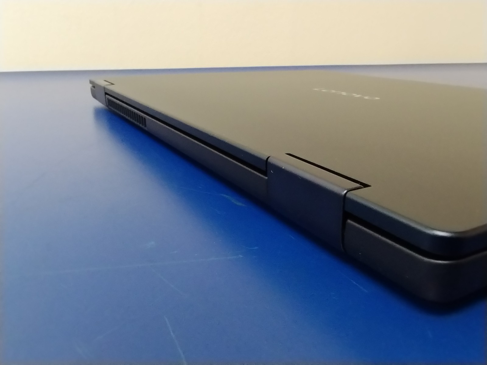 Lenovo IdeaPad 5 2-in-1 16AKP10, AMD Ryzen AI 7 350, 16 GB RAM, 1 TB NVMe SSD