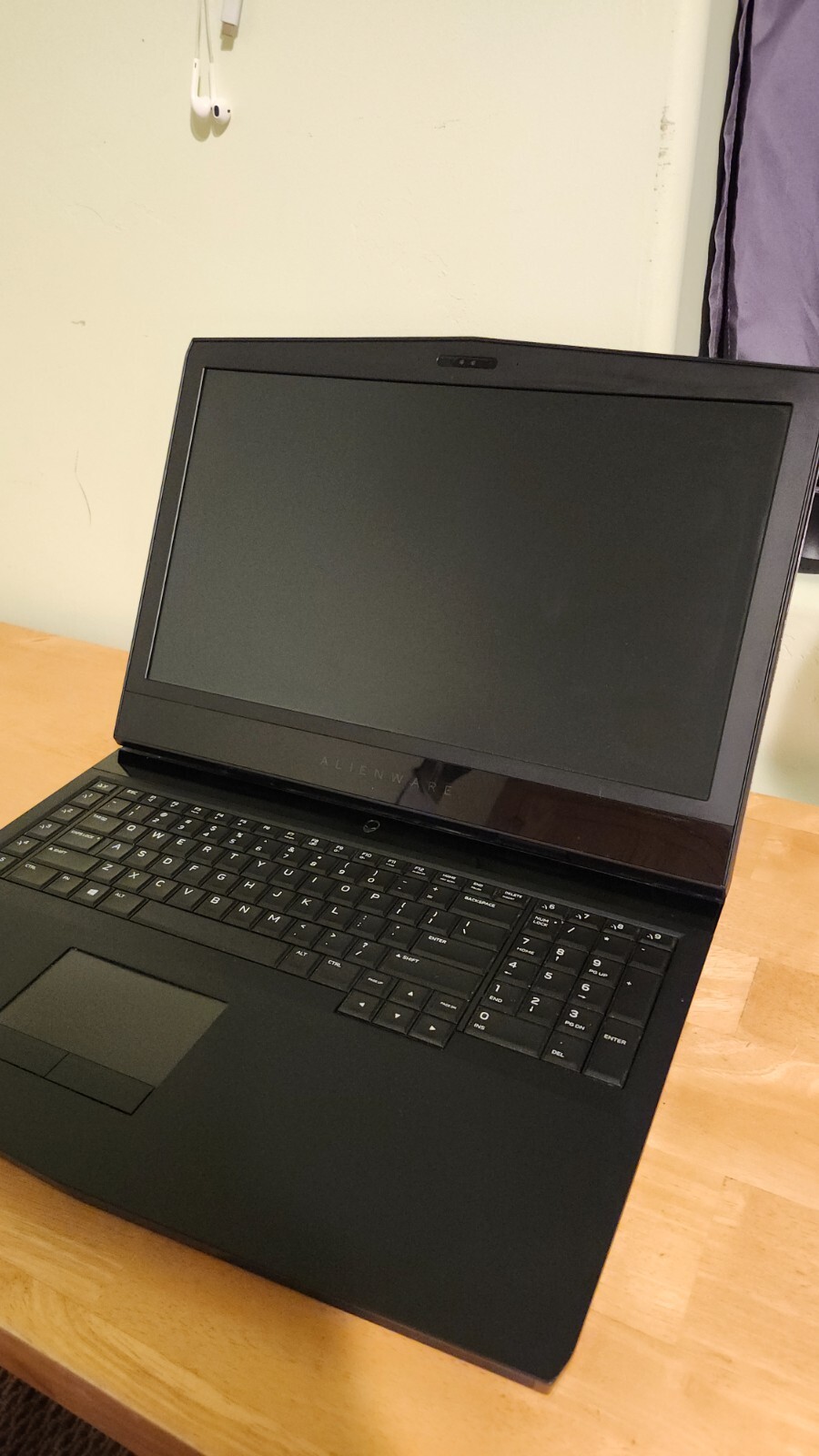 Alienware 17 R4 Laptop i7-7700HQ NVIDIA 1070 16GB RAM 250GB & 128GB SSD 1TB HDD