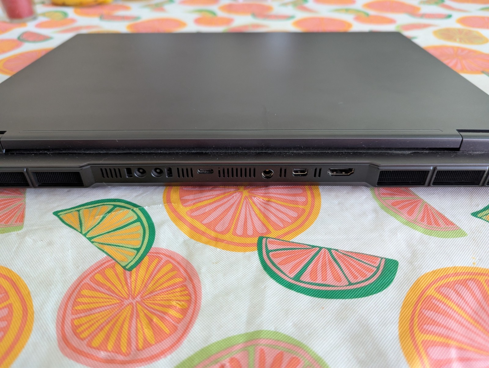 Eluktronics Hydroc G2 275HX QHD+ miniLED 5090 2x24GB MANIX RAM 2TB Gen4 SSD 99W
