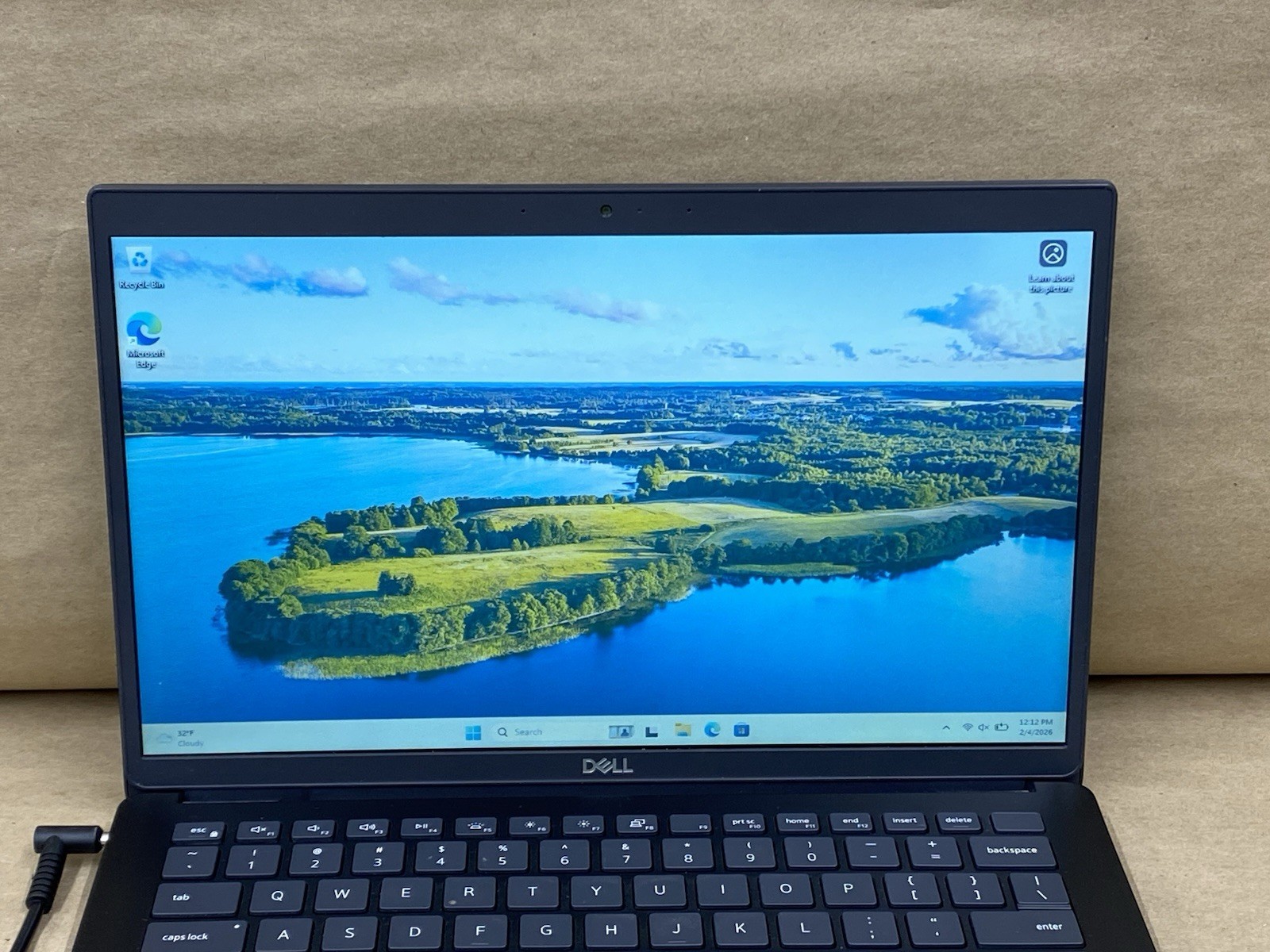 Dell Latitude 3301 – 13″ 1366×768 – i5-8365U – 8GB – 256GB SSD – Win 11 READ