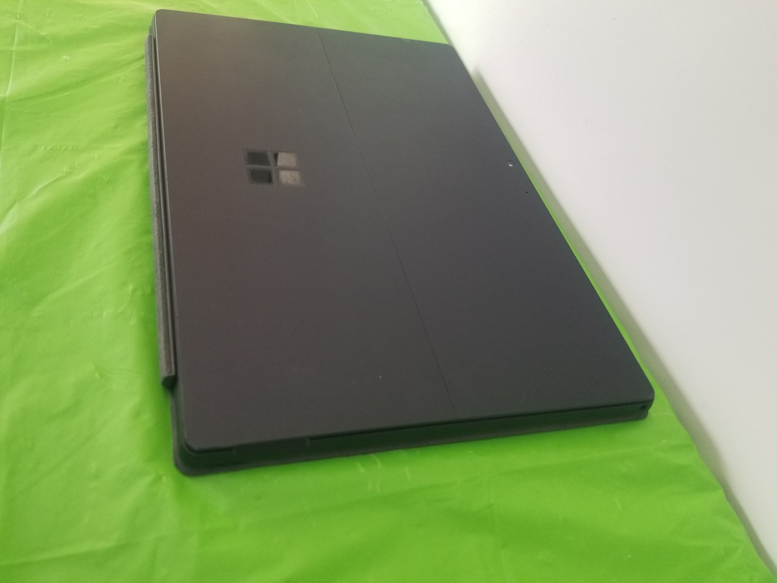 Microsoft Surface Pro 6 1796 i7-8650U 1.9GHz 256GB SSD 8GB DDR3 Black GOOD
