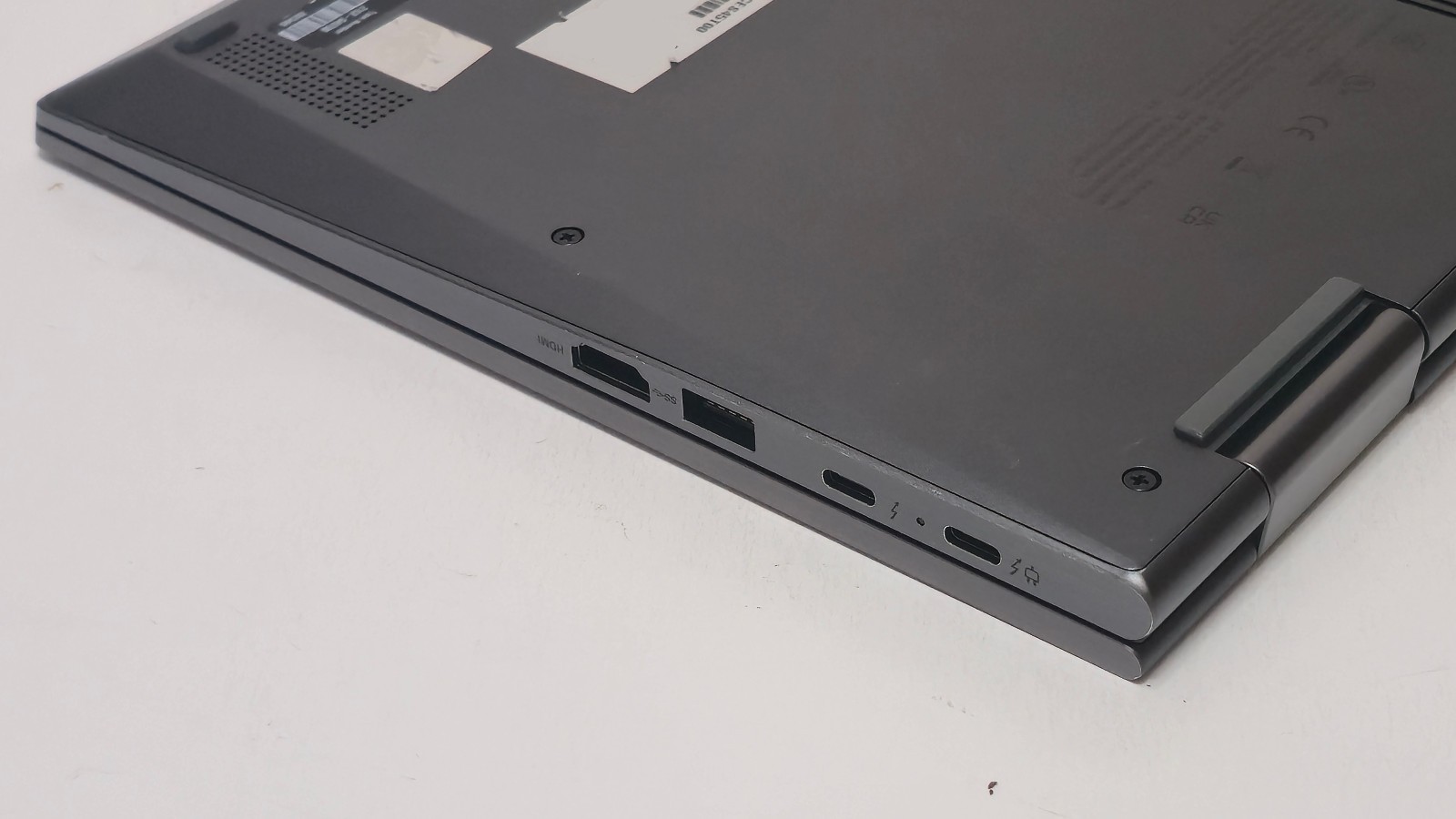 Lenovo ThinkPad X1 Yoga Gen 7 (i7-1270P7 CPU, 32 GB RAM 1 TB SSD) 14″ 4K Touch