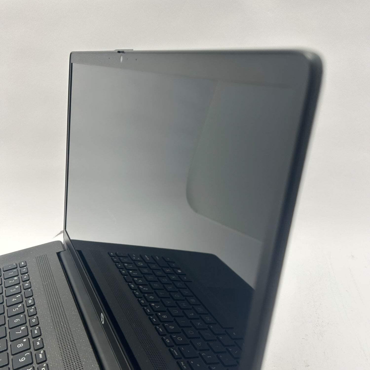 HP Laptop 17T-CN300 18″ i5-1344u 1.3GHz 12GB RAM 256GB SSD