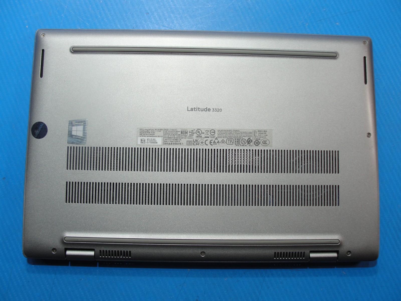 Dell Latitude 3320 13.3″FHD i7-1165G7 8GB RAM 2.8GHz 256GB SSD Intel Iris Xe