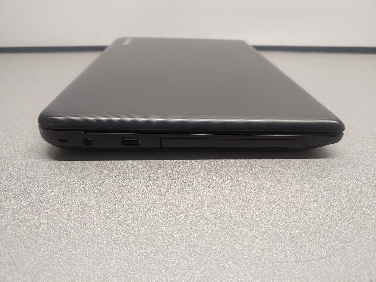 Toshiba Satellite C55D-A5170 15.6″ AMD E1-2100 8GB RAM 64GB SSD Windows 10