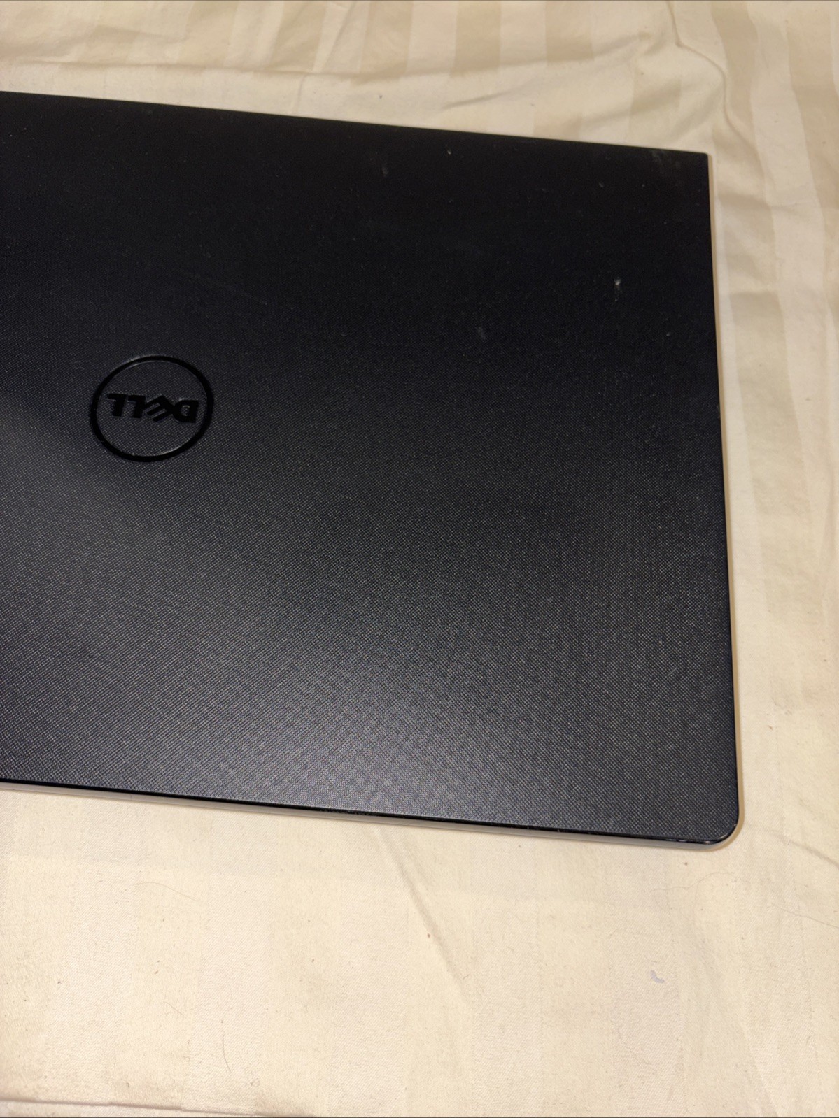 Dell Inspiron 5552 15.6″ Notebook – Pentium N3700 1.60 Ghz, 4 GB, 500 GB, Win 11