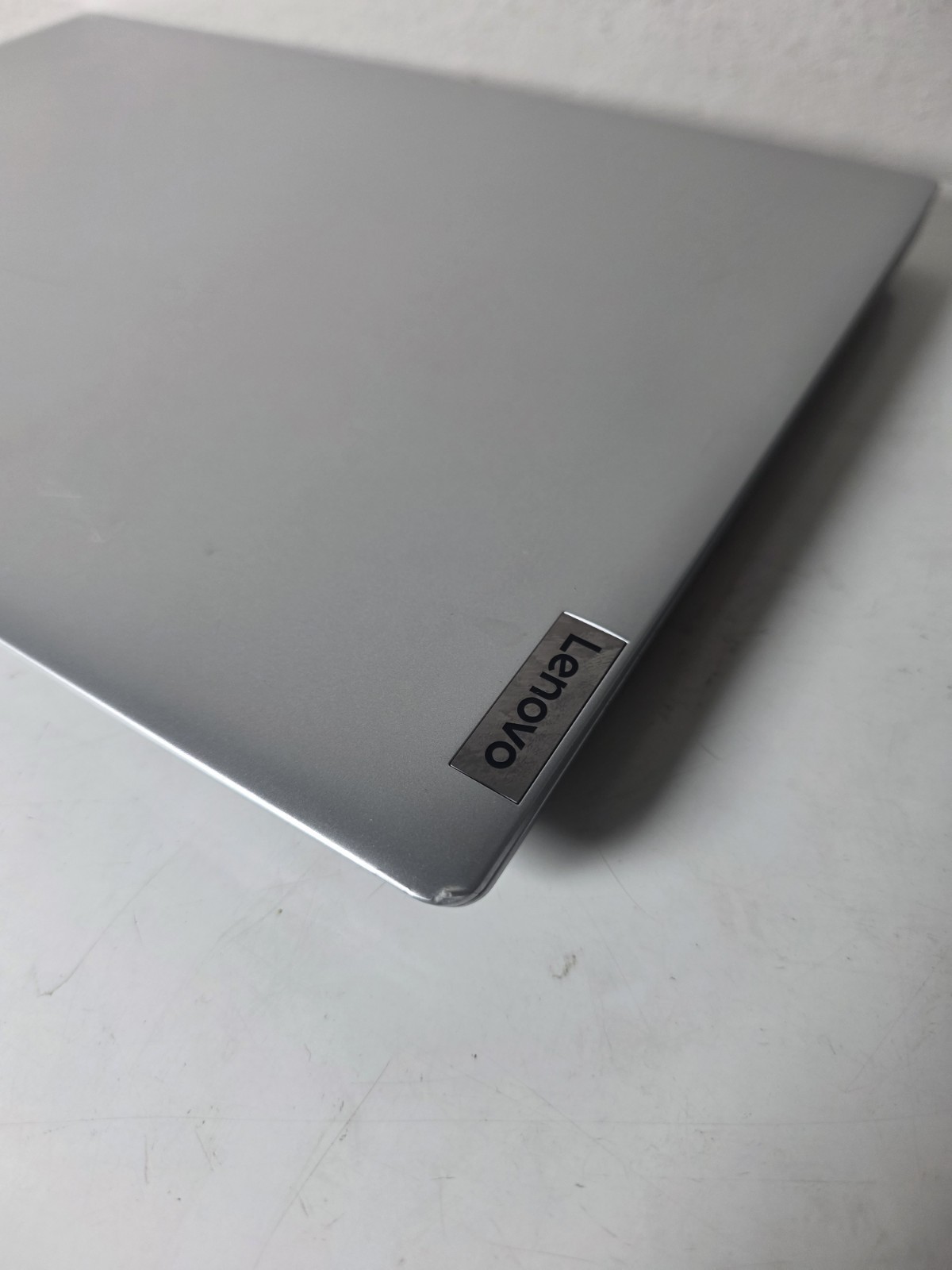 Lenovo IdeaPad Slim 1-14AST-05 AMD A6-9220E 1.6GHz 4 GB 64 GB EMMC