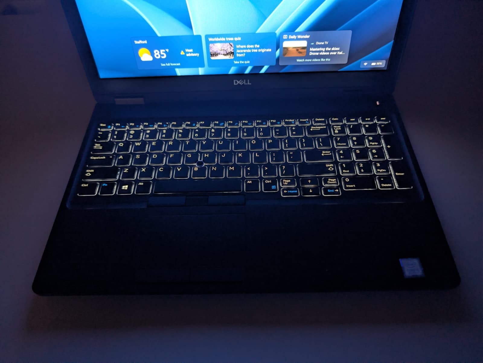 DELL LATITUDE 5590 | i5-8250U 16GB RAM 256GB SSD | FHD Backlit | Windows 11 Pro