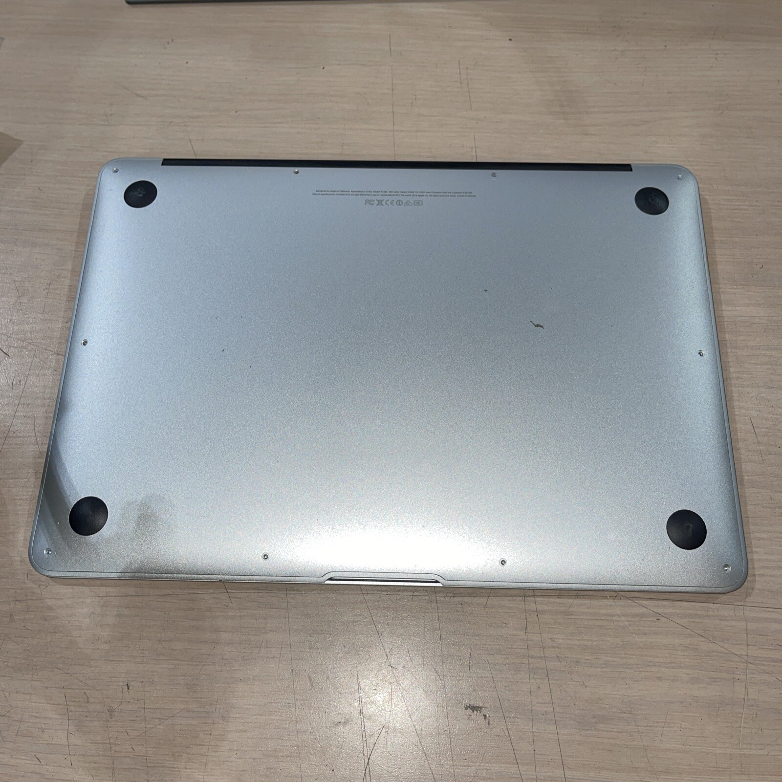 Apple Macbook Air MID 2013 13″ i5-4250U 1.3GHz 4gb RAM NO HD