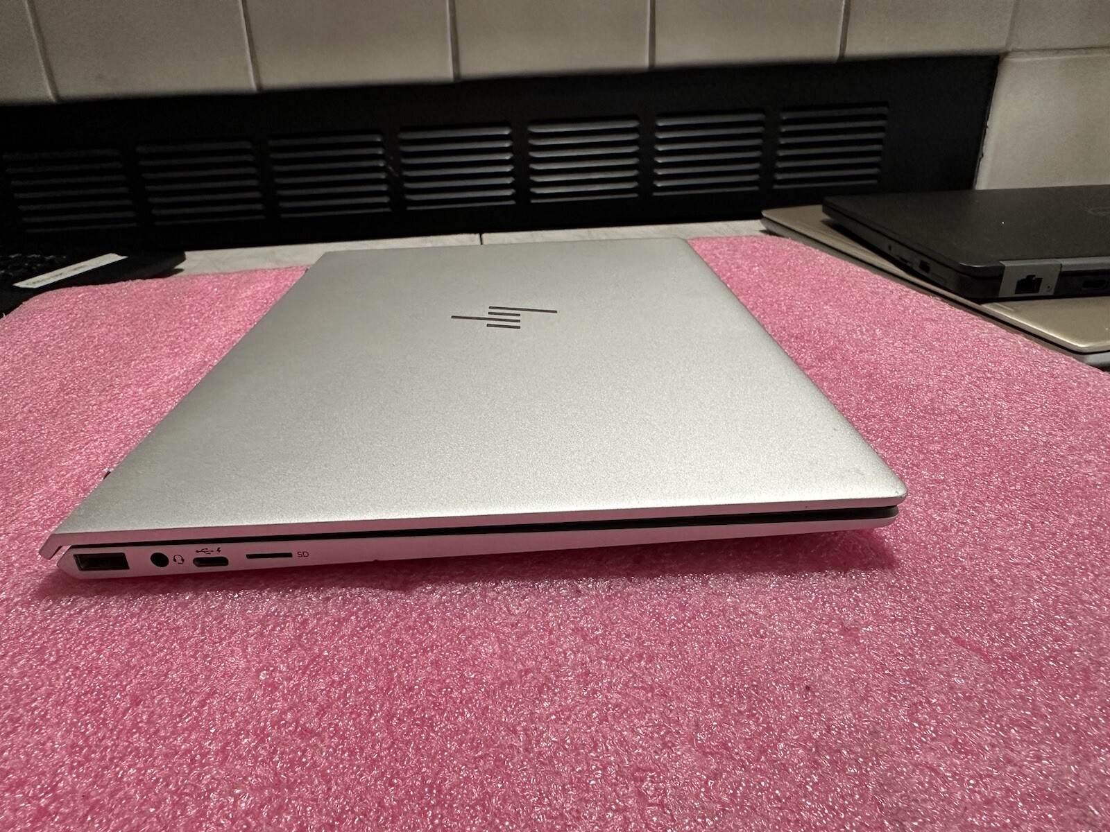 HP ENVY 13t-ad100 13″ Laptop, Touch Screen, Intel Core i7-8550U 8GB RAM, 360 GB