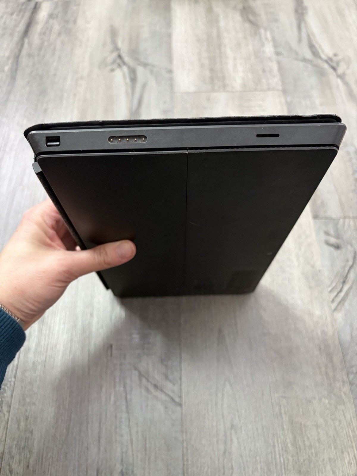 Microsoft Surface Laptop 1st Gen Touch screen i5-7th 4GB RAM 64GB SSD Win 11 Pro