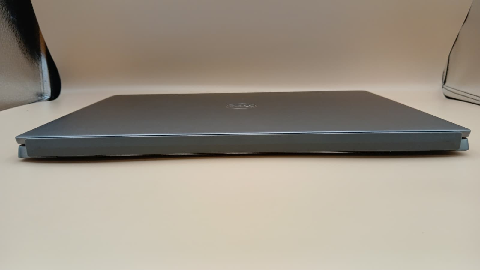 Dell Vostro 5620 16″ i5-1240P 16GB RAM 512GB SSD Win11 Pro Business Laptop