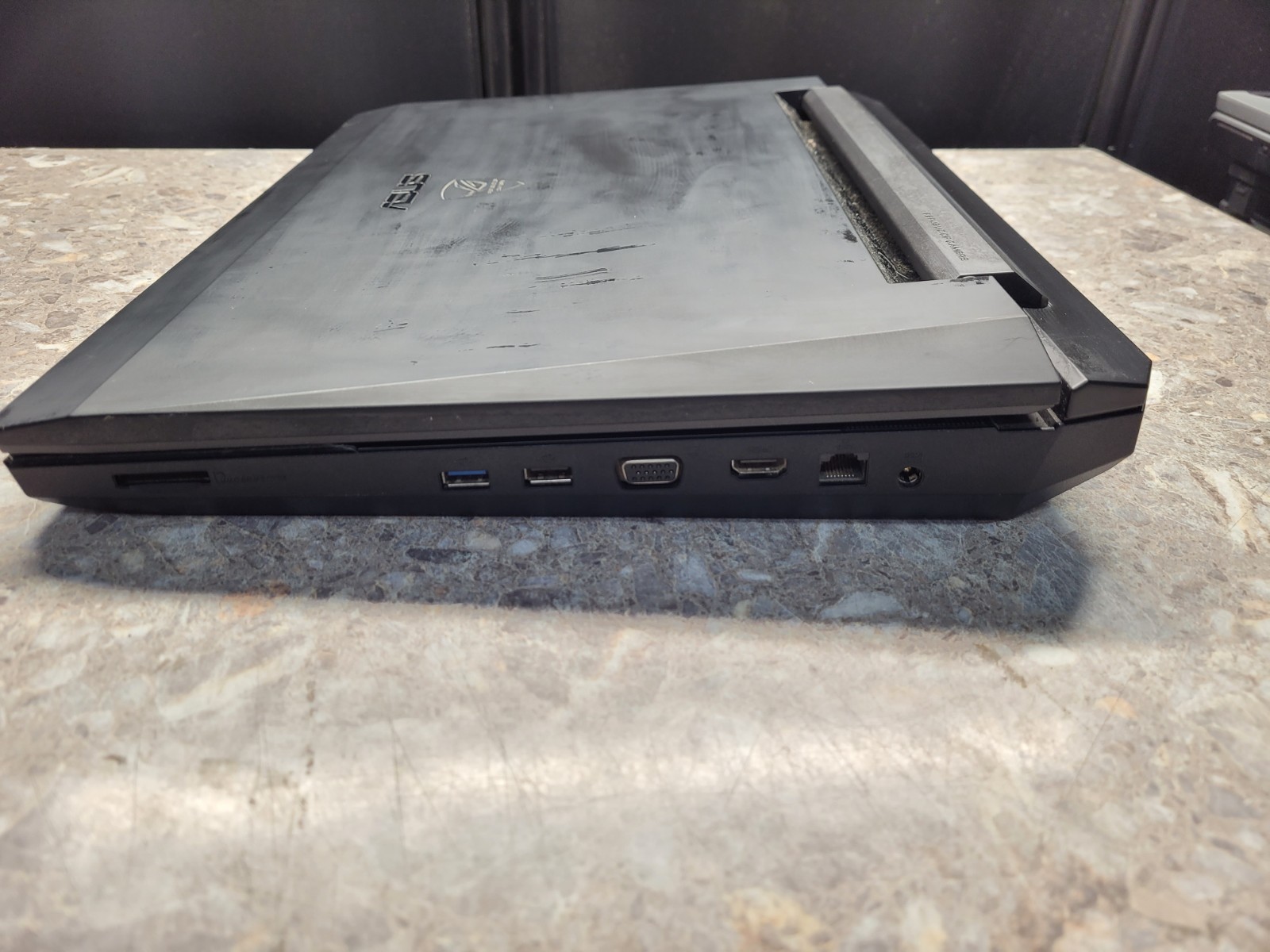 Retro ASUS G74S 17.3″ I7-2670QM NVIDIA GTX 560M 16GB RAM 128GB SSD 700gb HDD